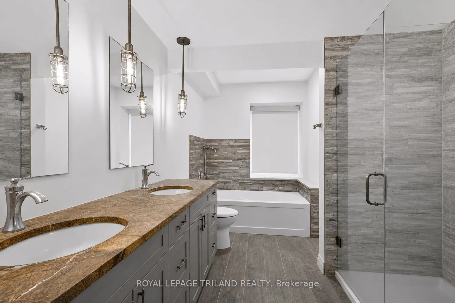 467 Commissioners Road E
