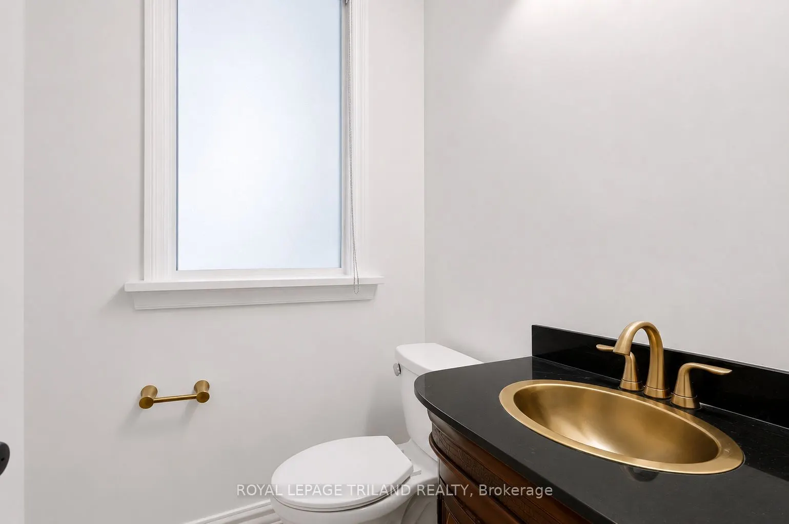 467 Commissioners Road E