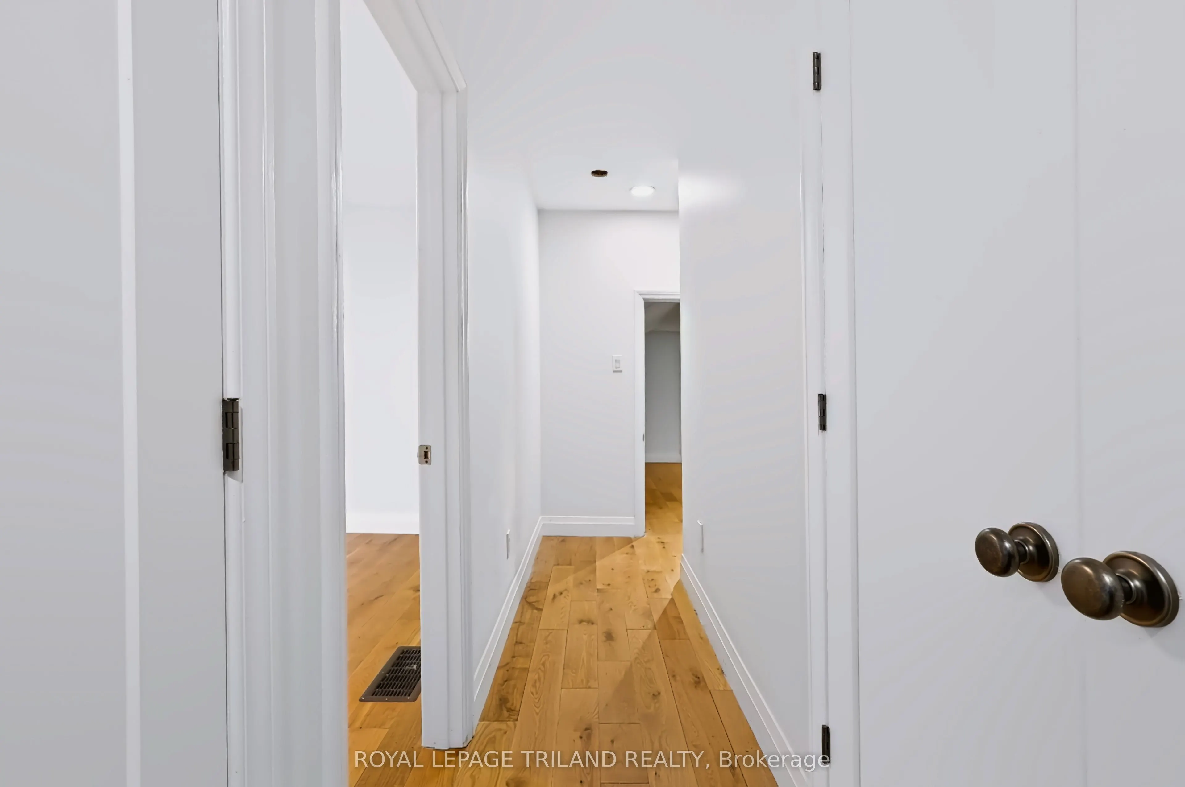 467 Commissioners Road E