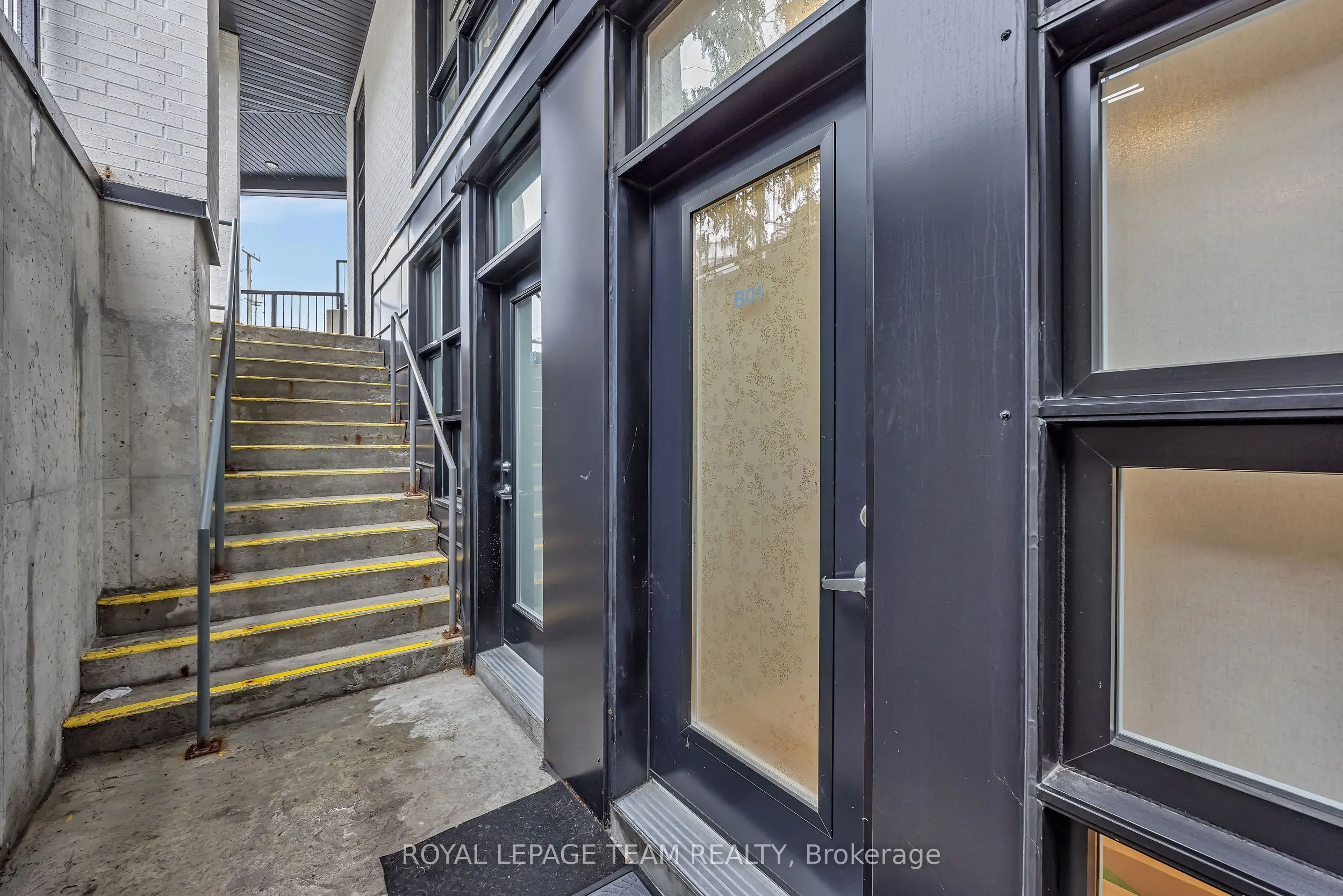 101 Pinhey Street #B01