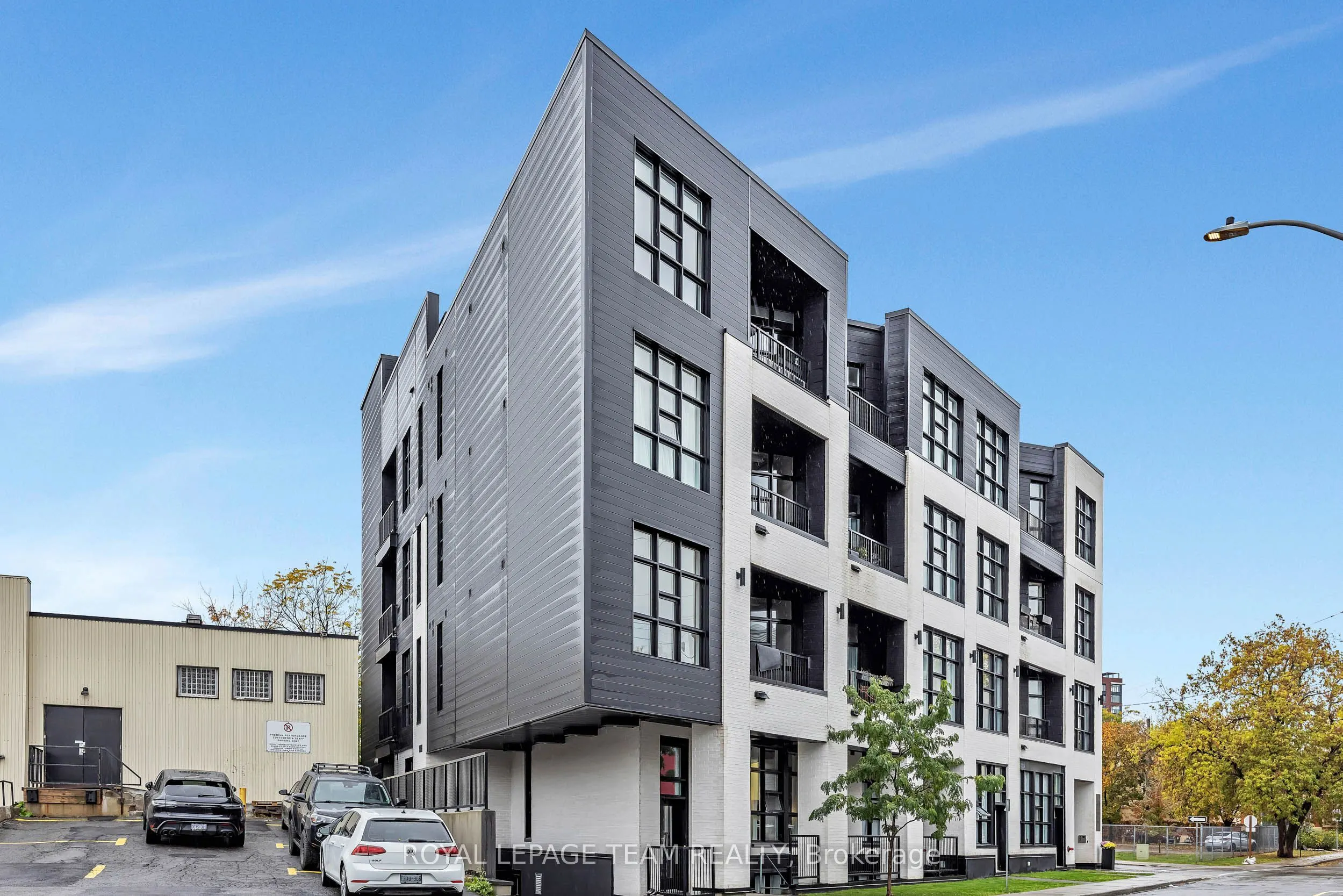 101 Pinhey Street #B01