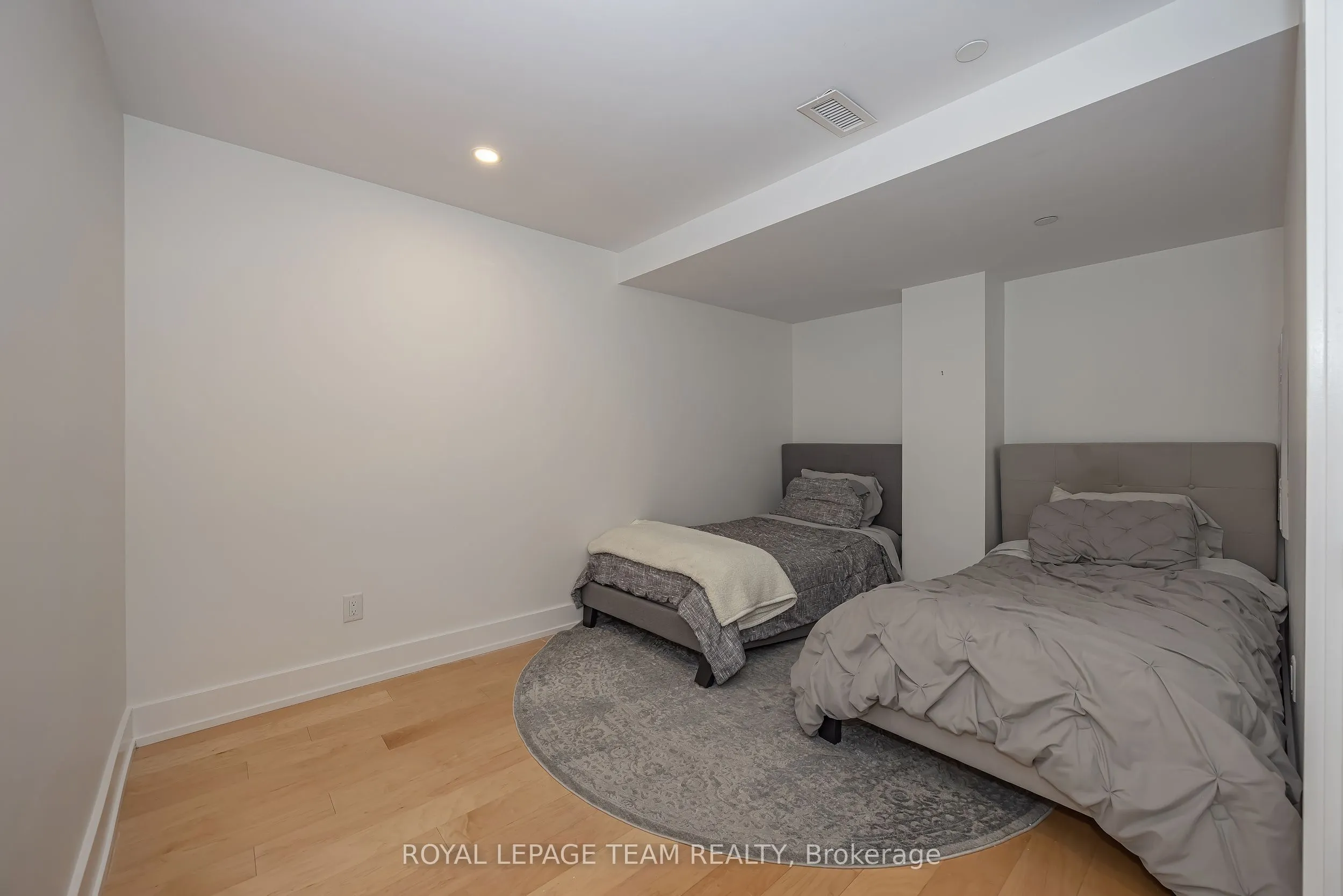 101 Pinhey Street #B01