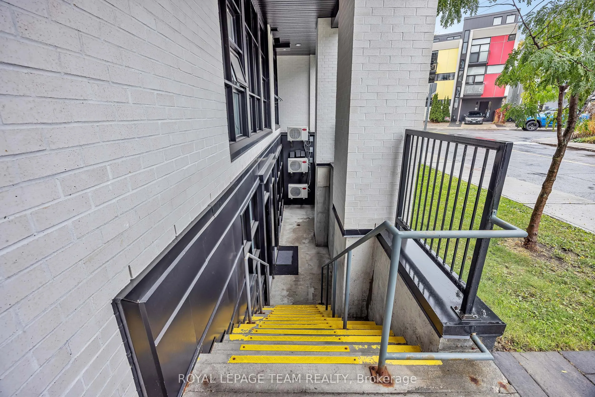 101 Pinhey Street #B01