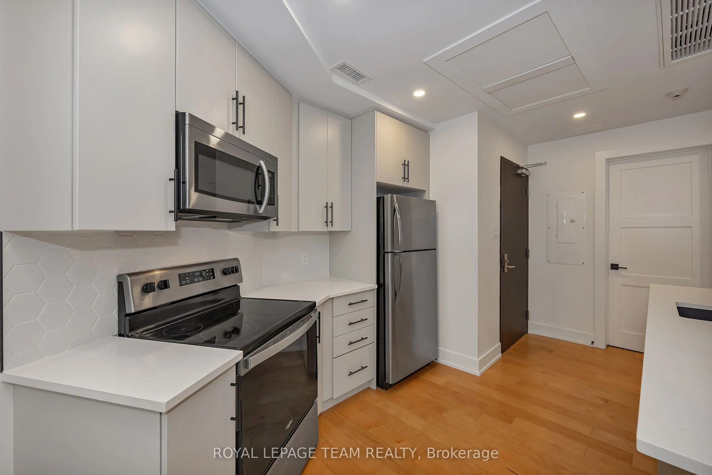 101 Pinhey Street #B01