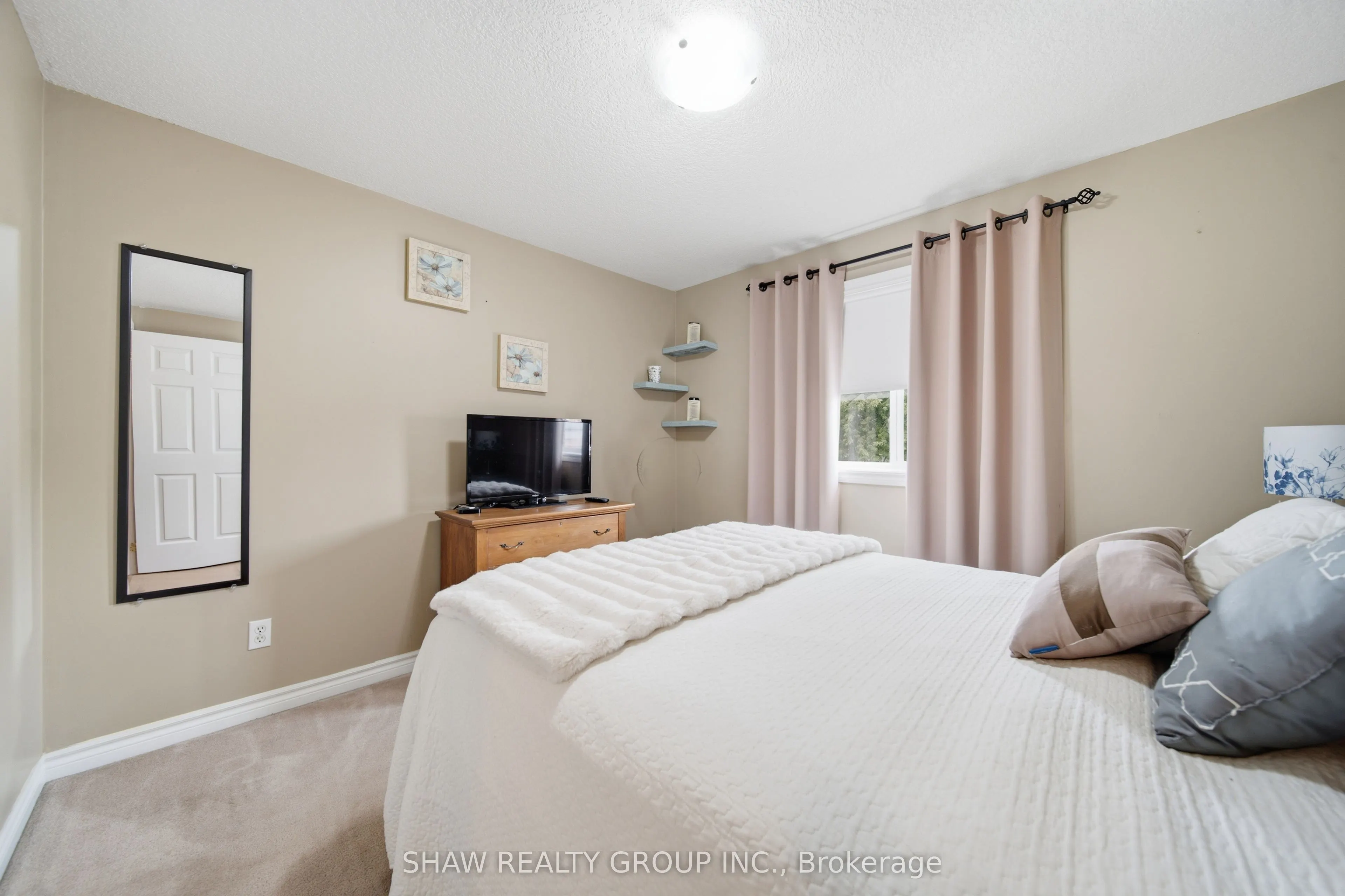 79 Beaverbrook Crescent