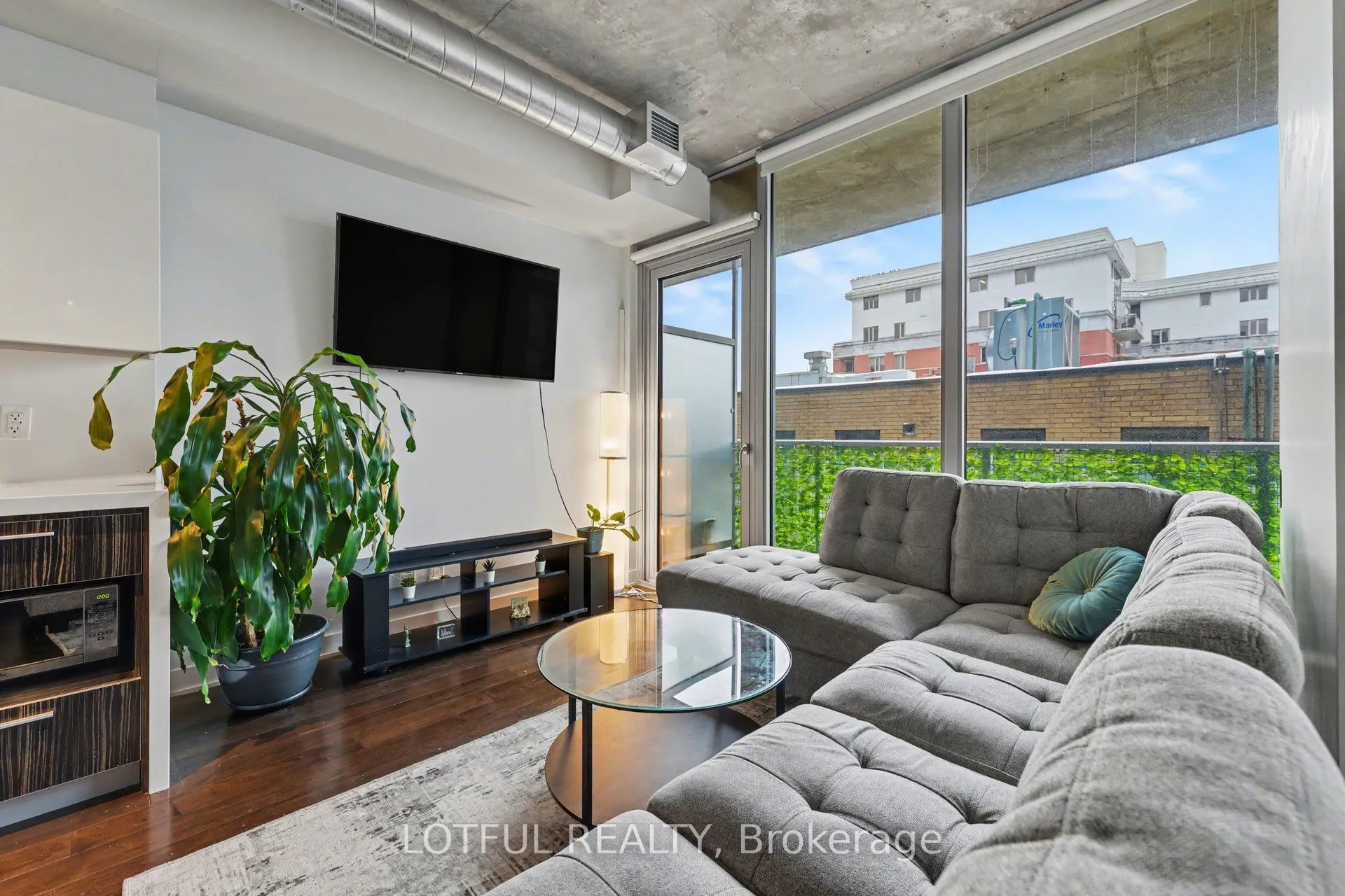 340 Mcleod Street #544