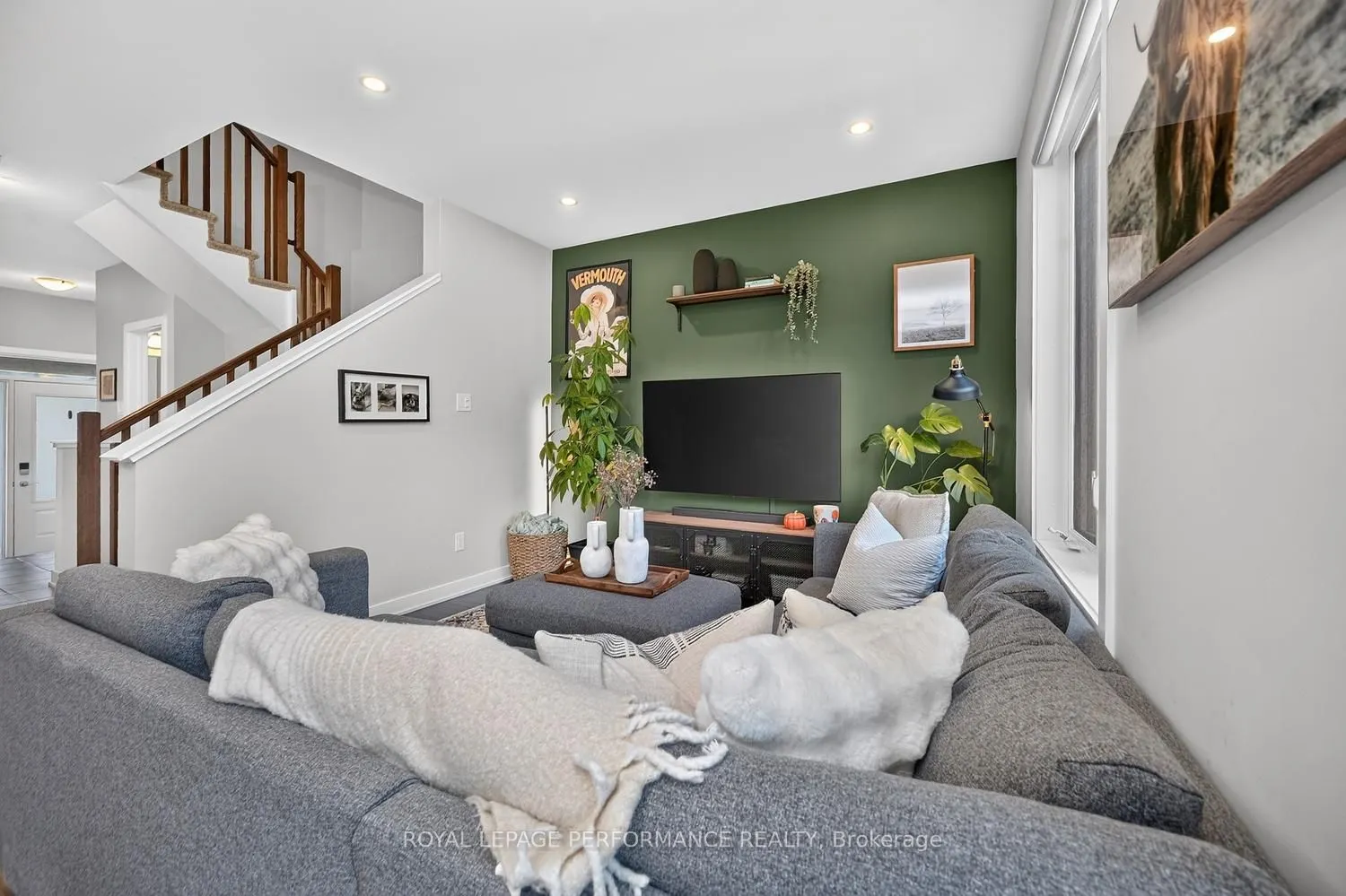 1016 Kijik Crescent