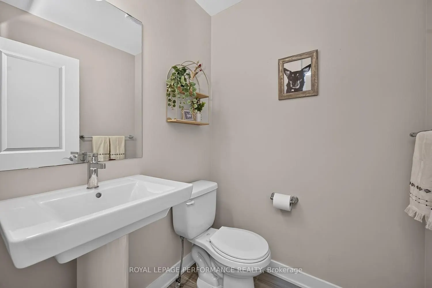 1016 Kijik Crescent