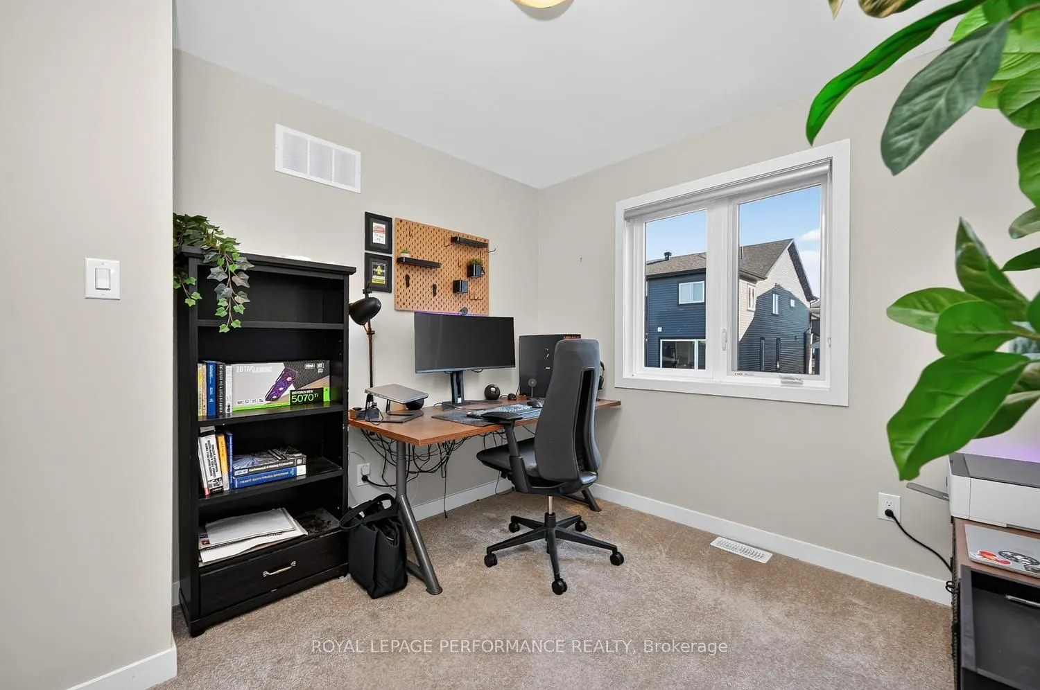1016 Kijik Crescent