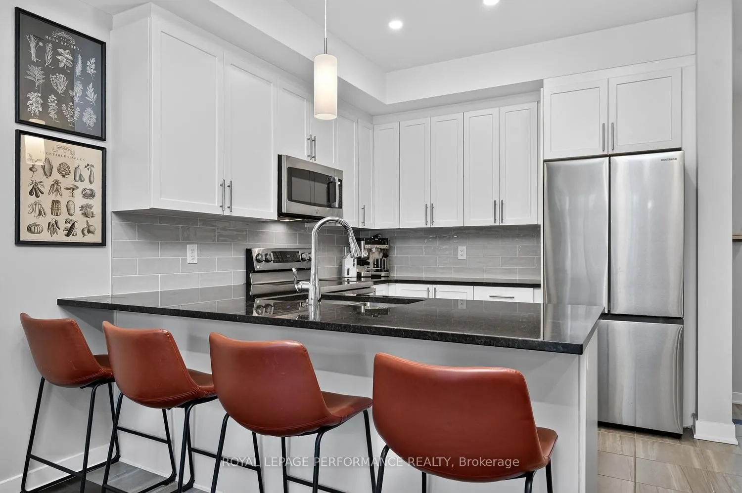 1016 Kijik Crescent