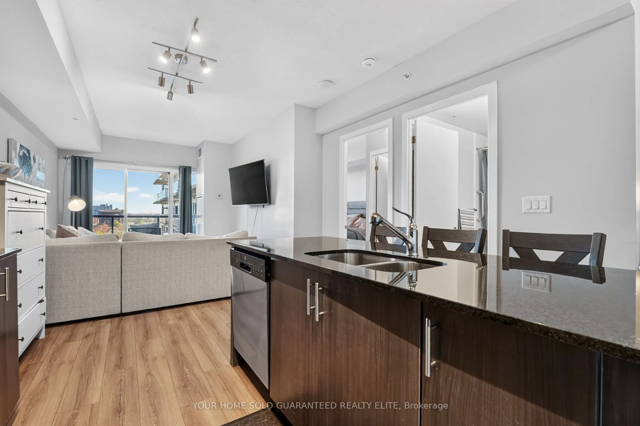 550 North Service Road #412