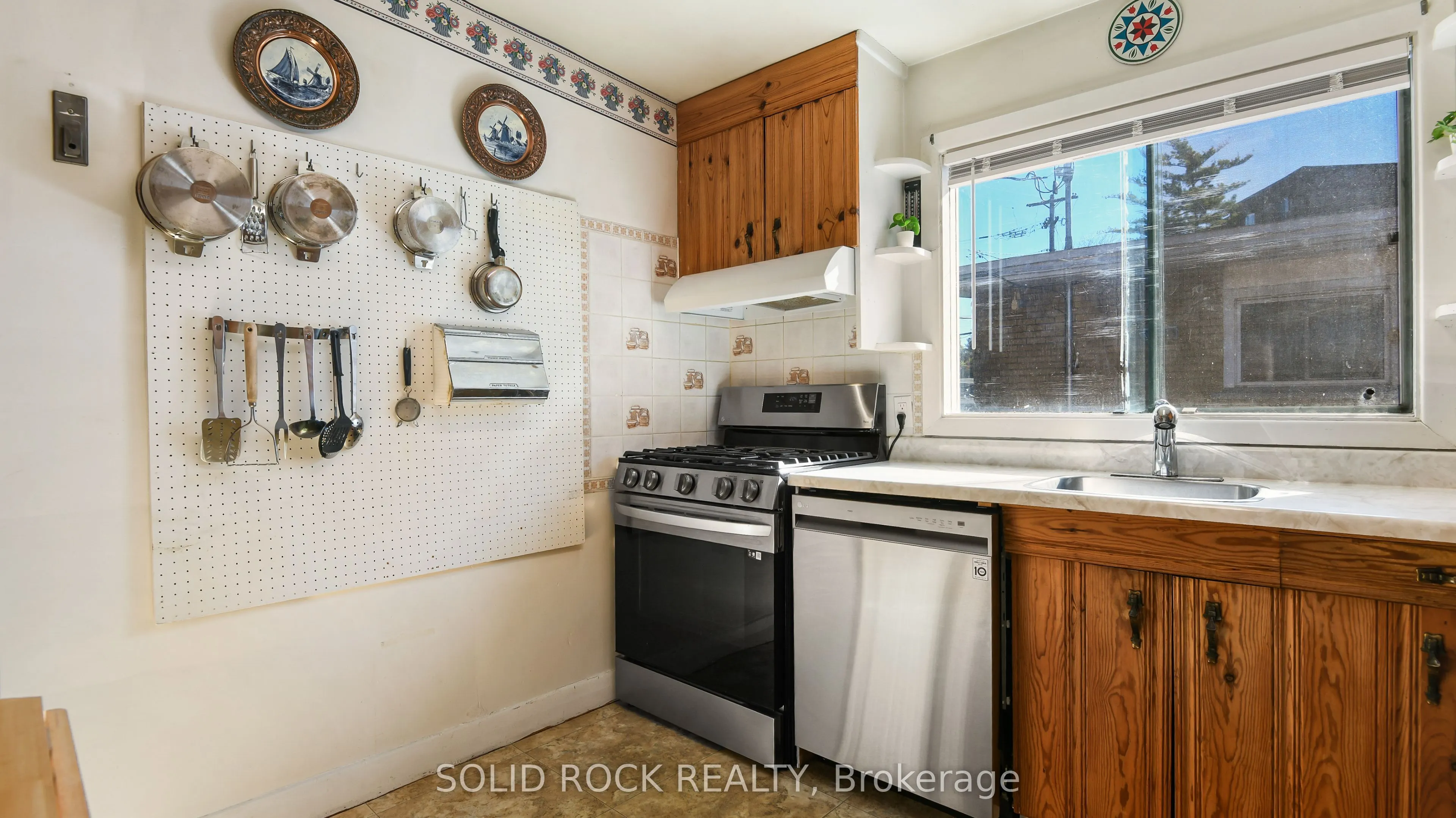 1012 Panet Street