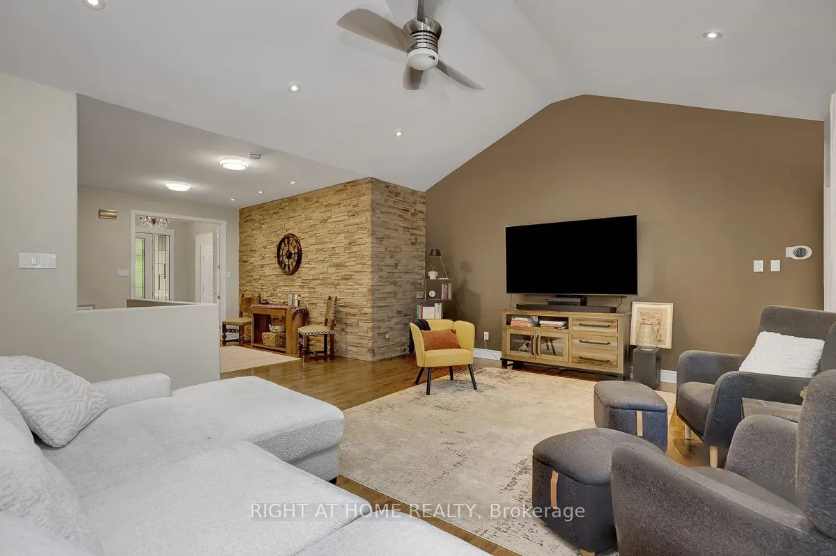 514 Landswood Way