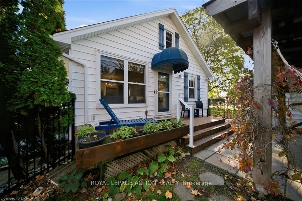 222 St George Street