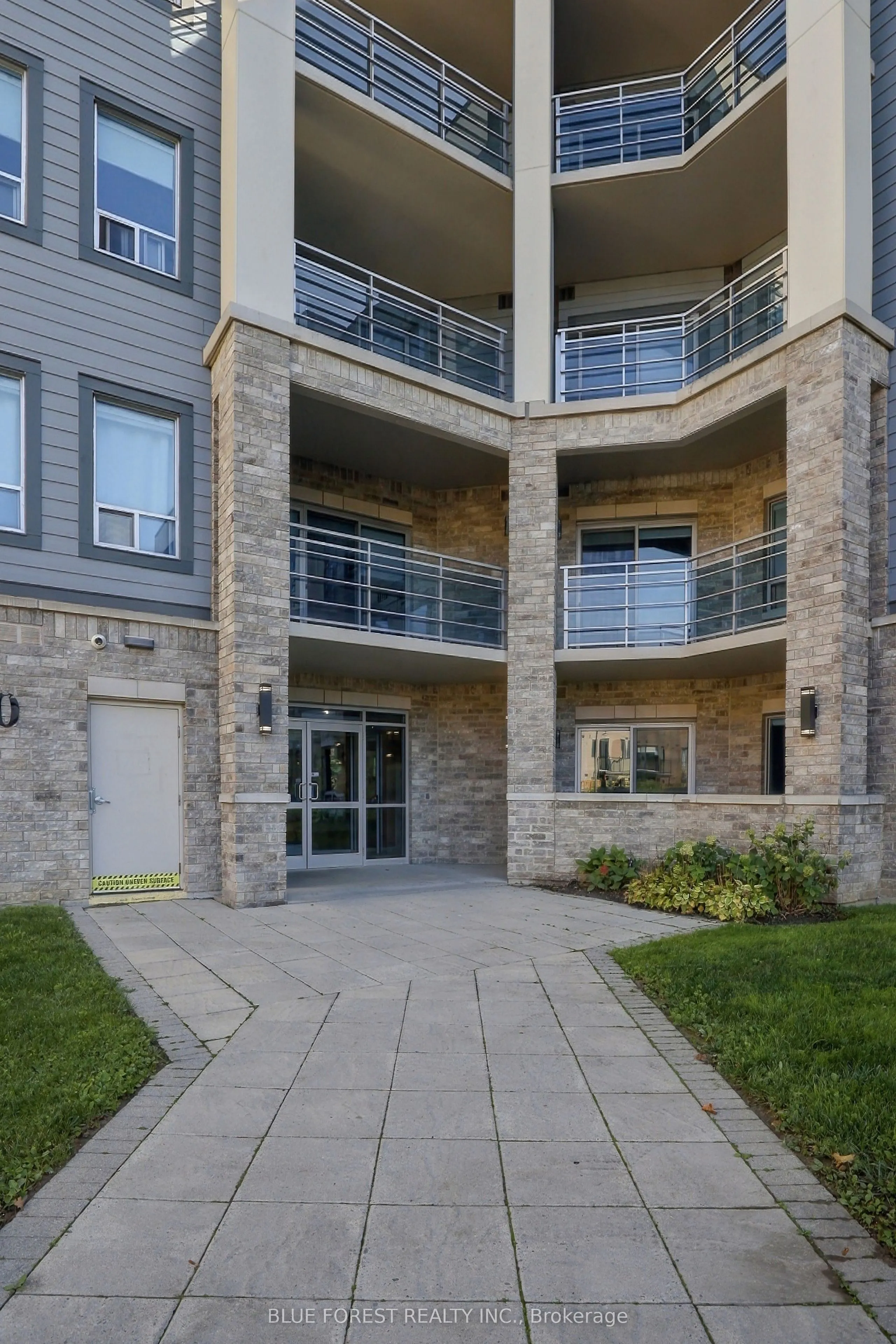 320 Sugarcreek Trail #205
