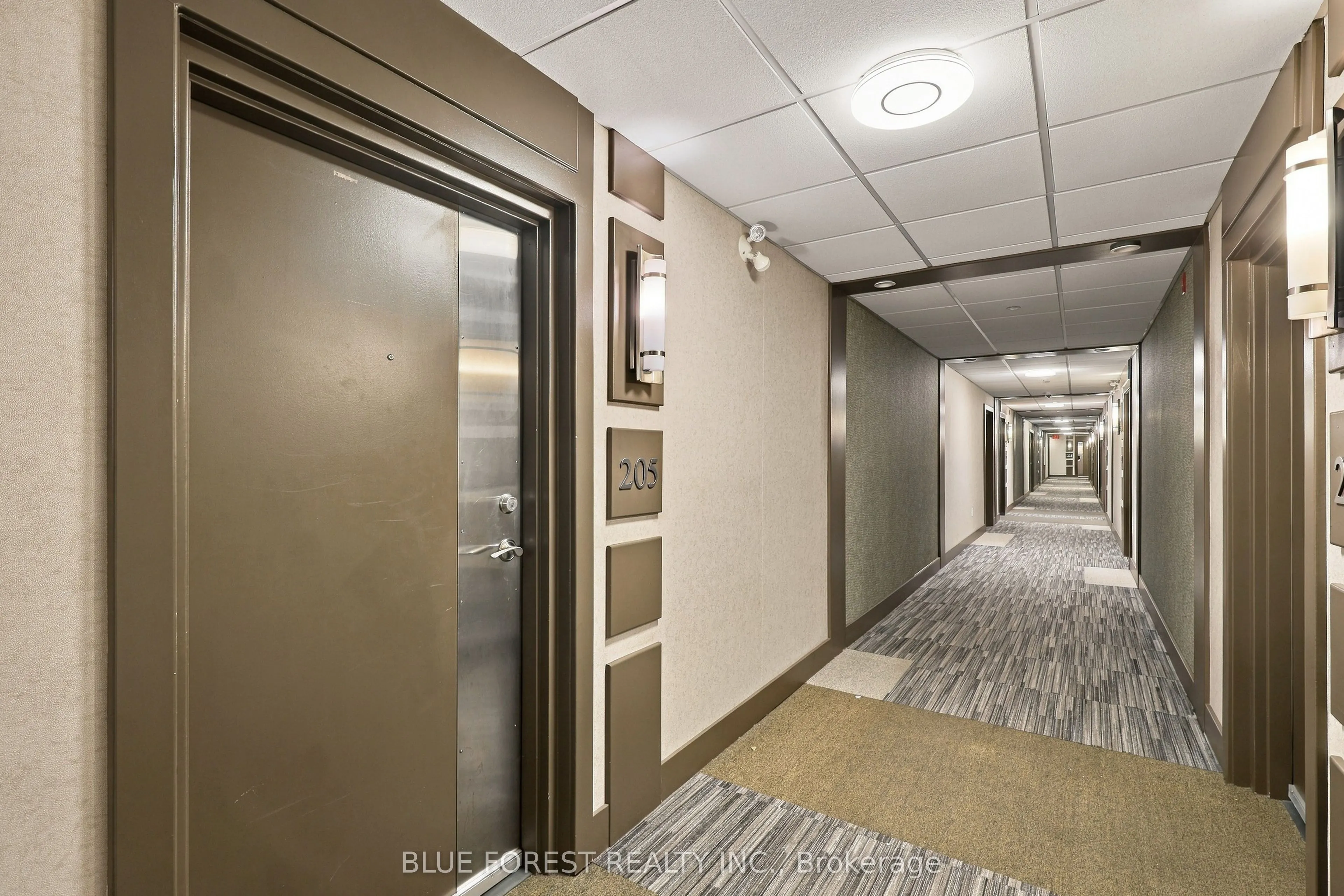 320 Sugarcreek Trail #205
