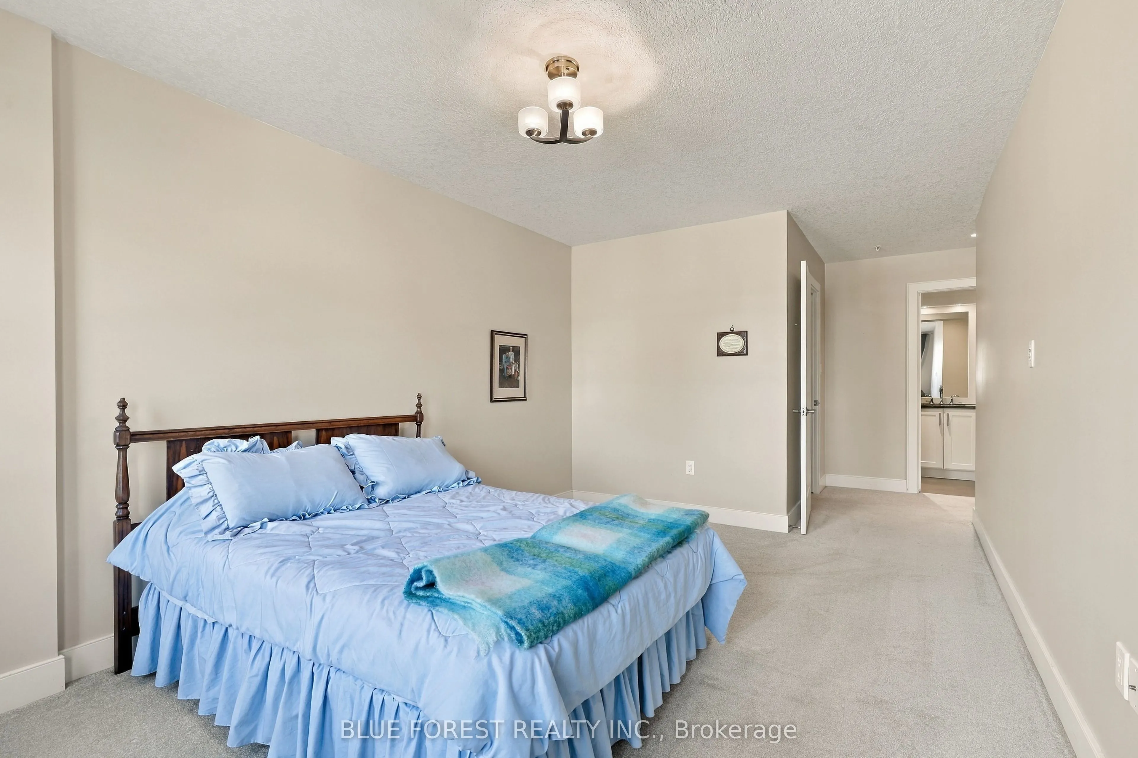 320 Sugarcreek Trail #205