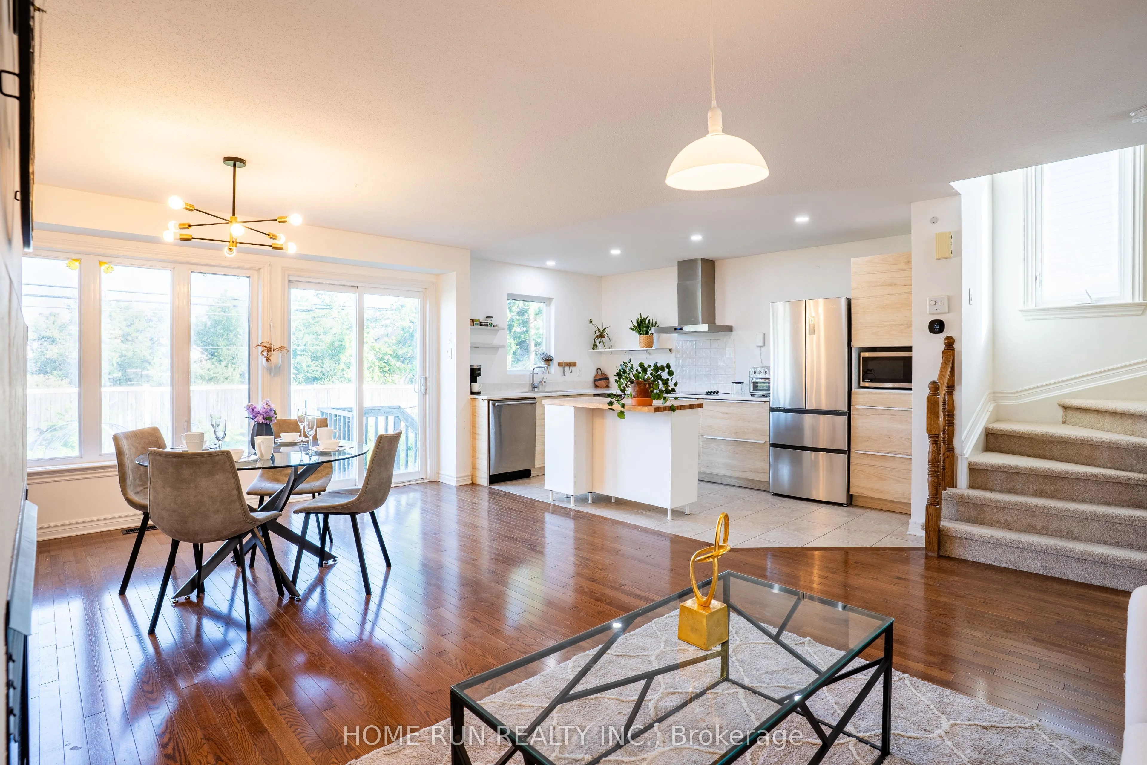355 Riversedge Crescent