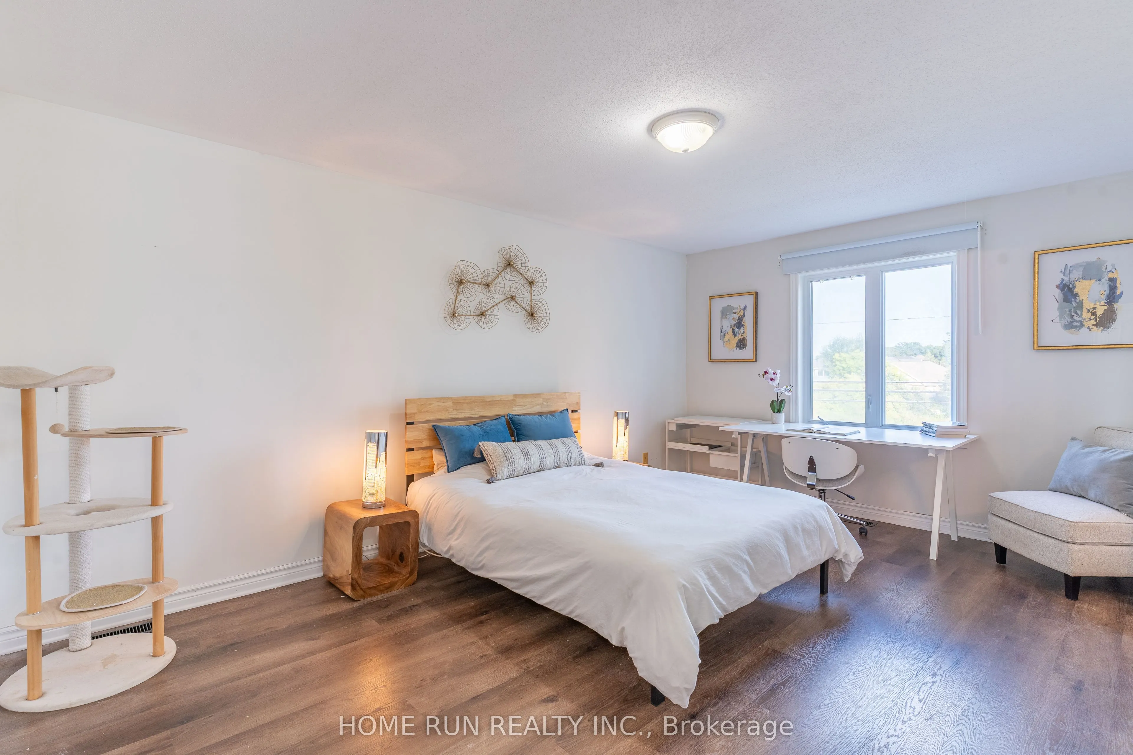 355 Riversedge Crescent