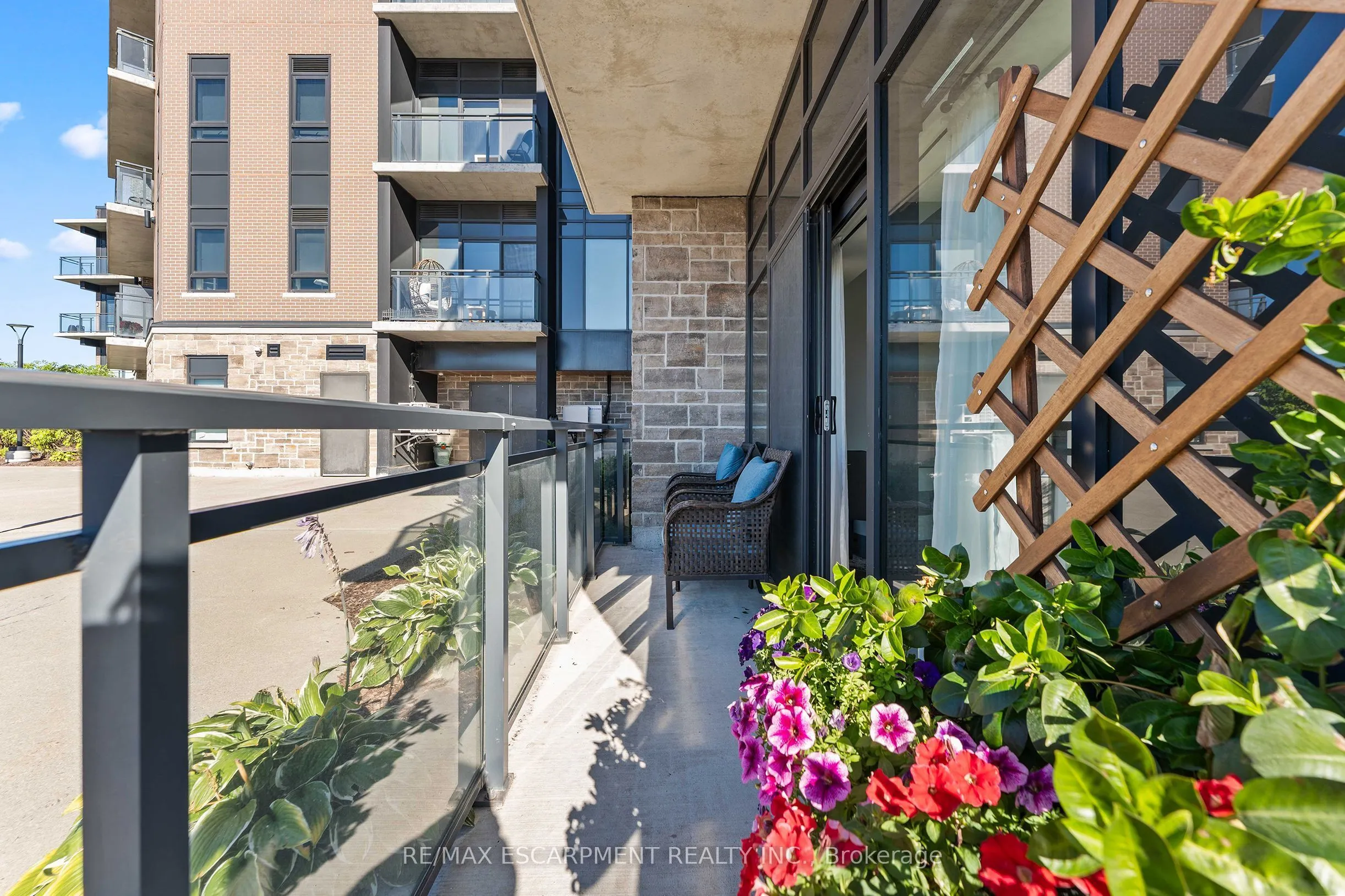 332 Gosling Gardens #111
