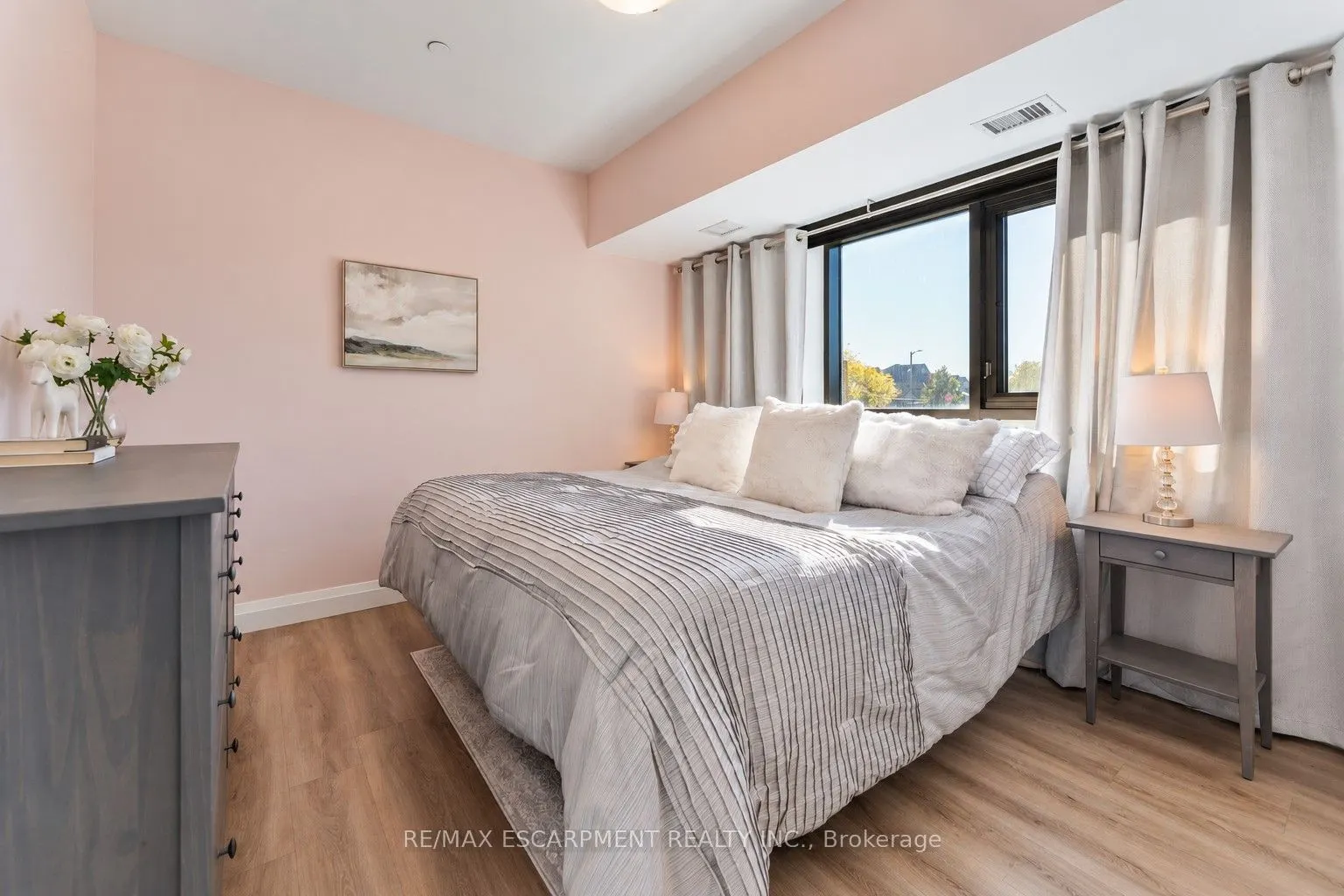 332 Gosling Gardens #111