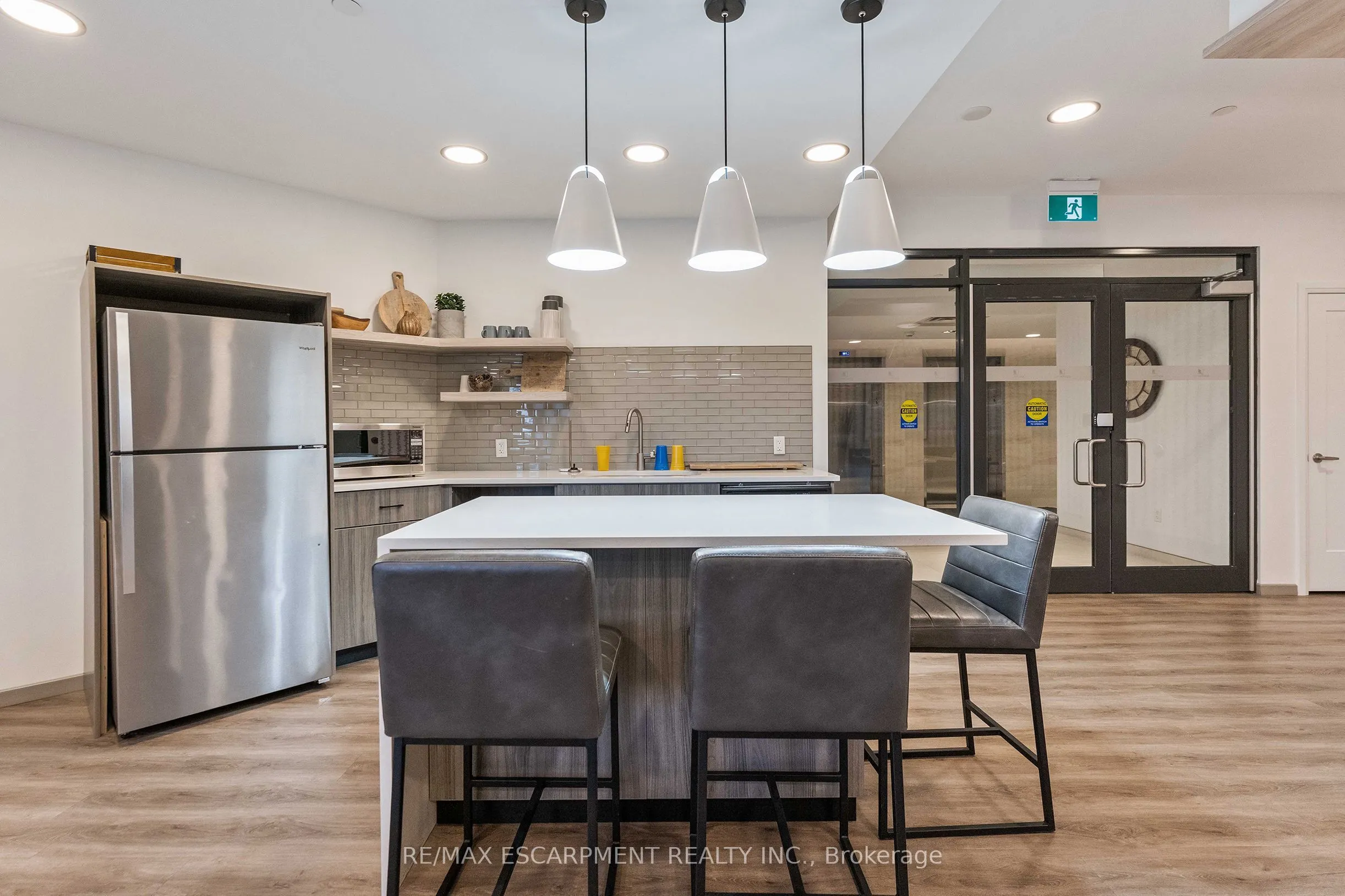 332 Gosling Gardens #111