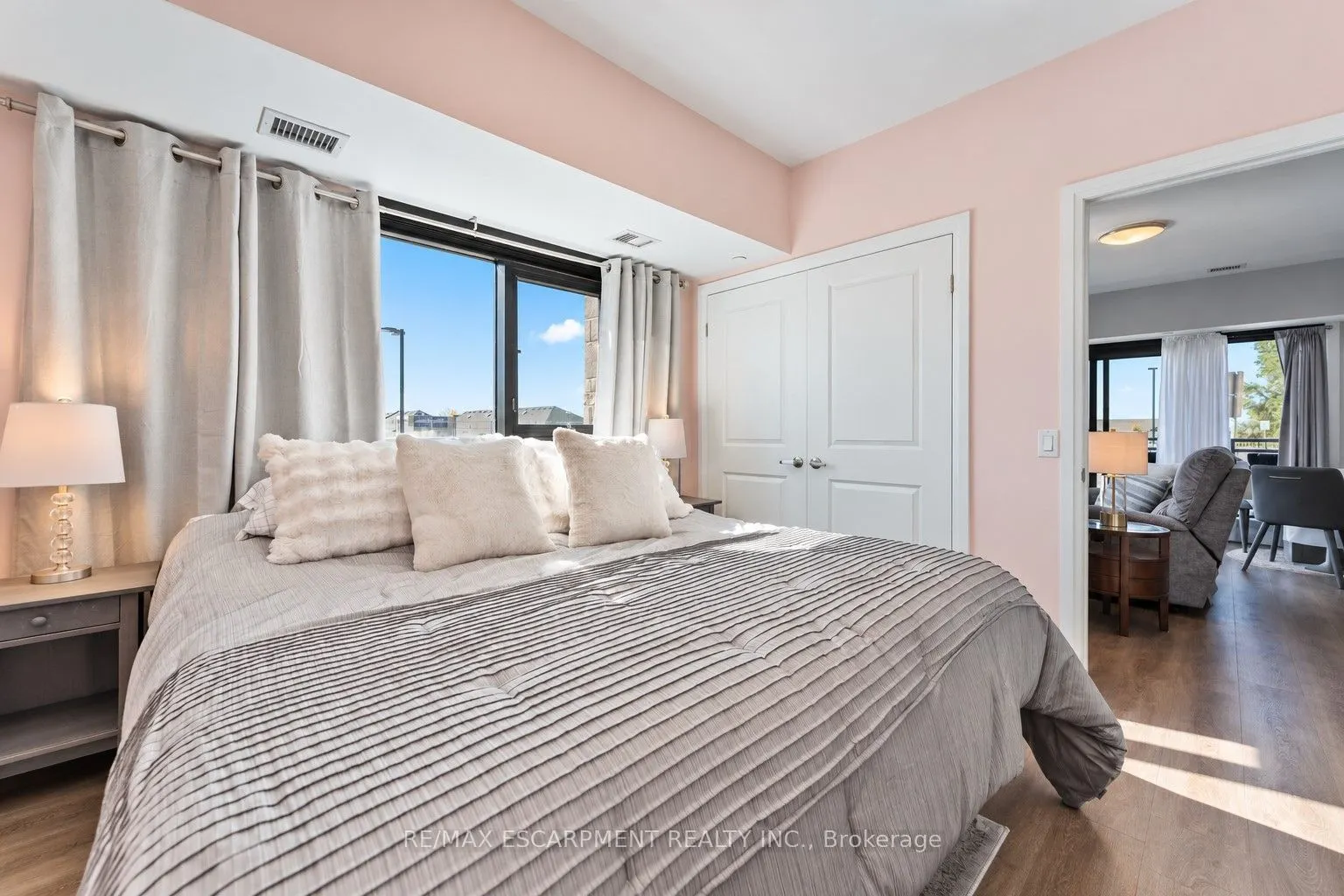 332 Gosling Gardens #111