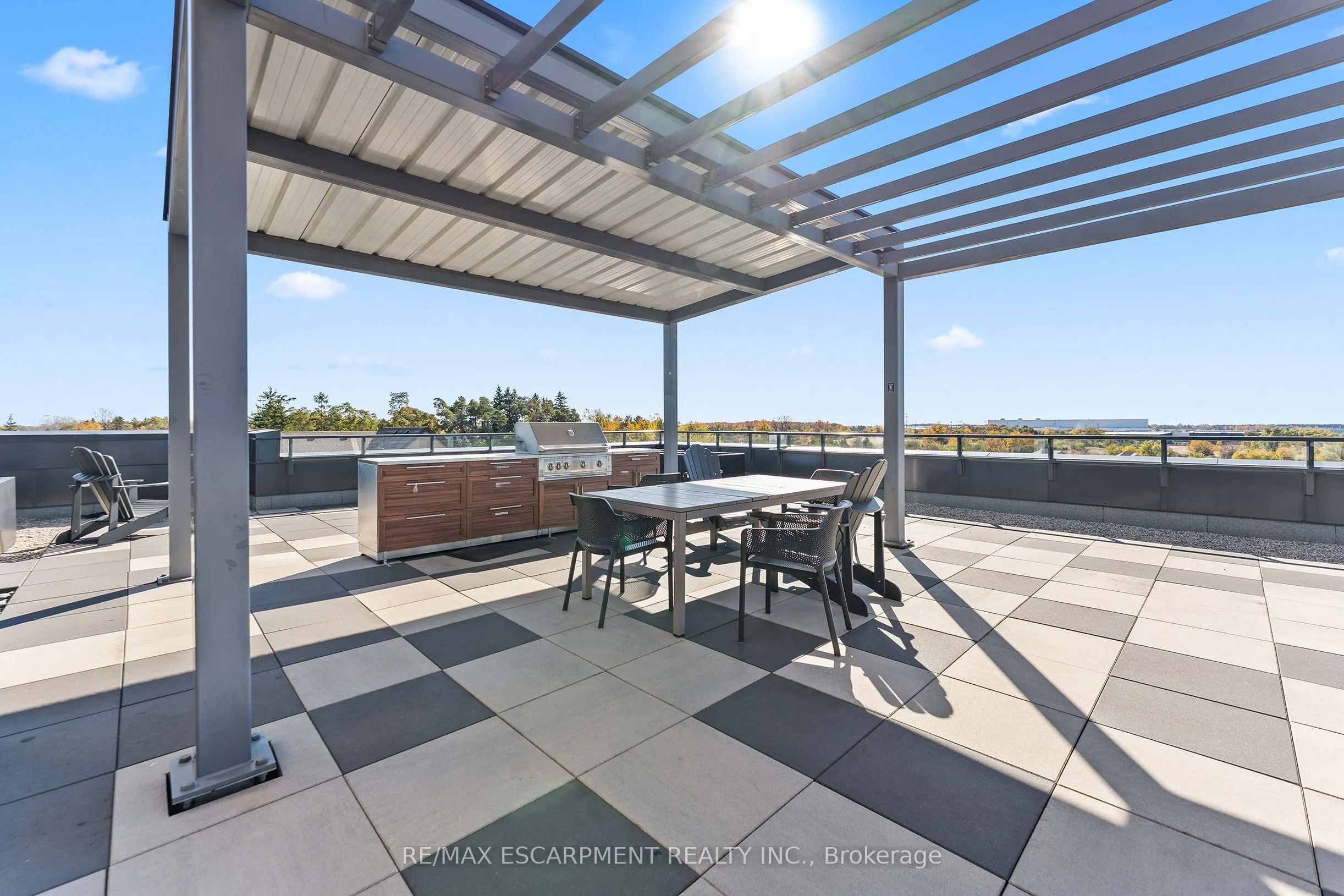 332 Gosling Gardens #111