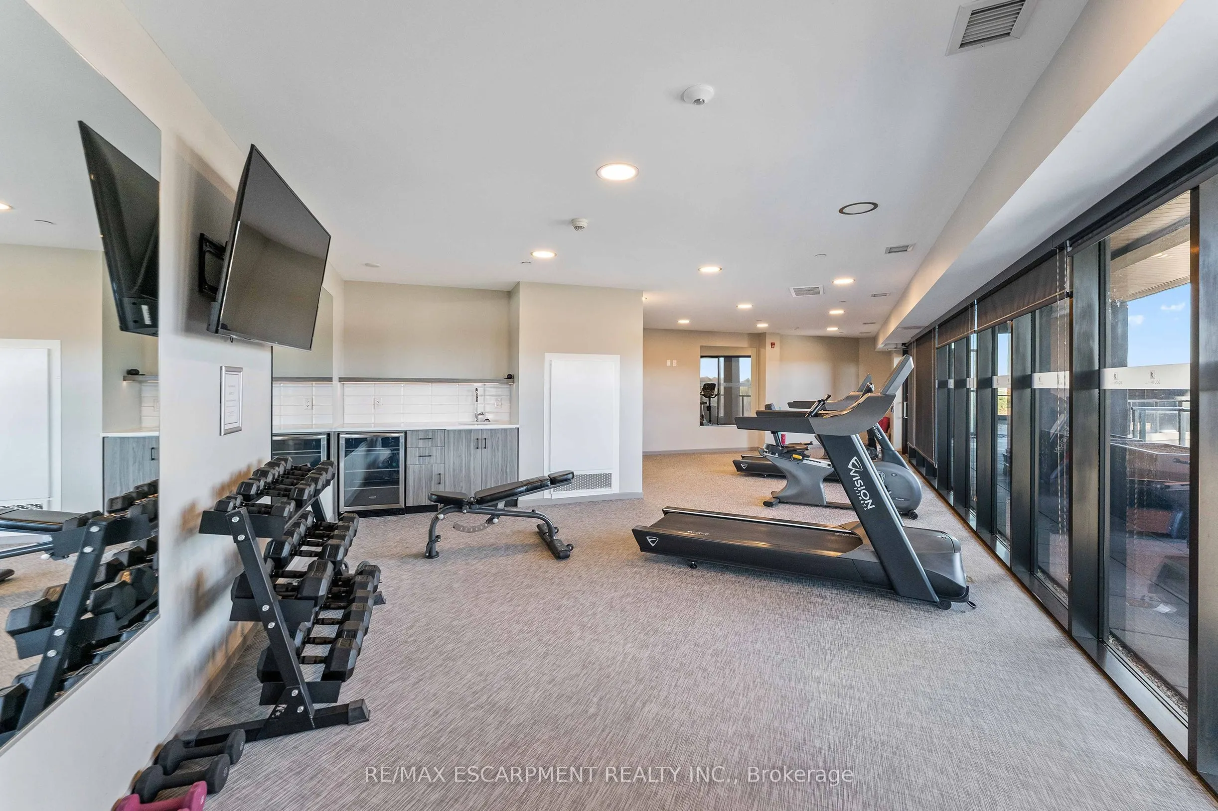 332 Gosling Gardens #111