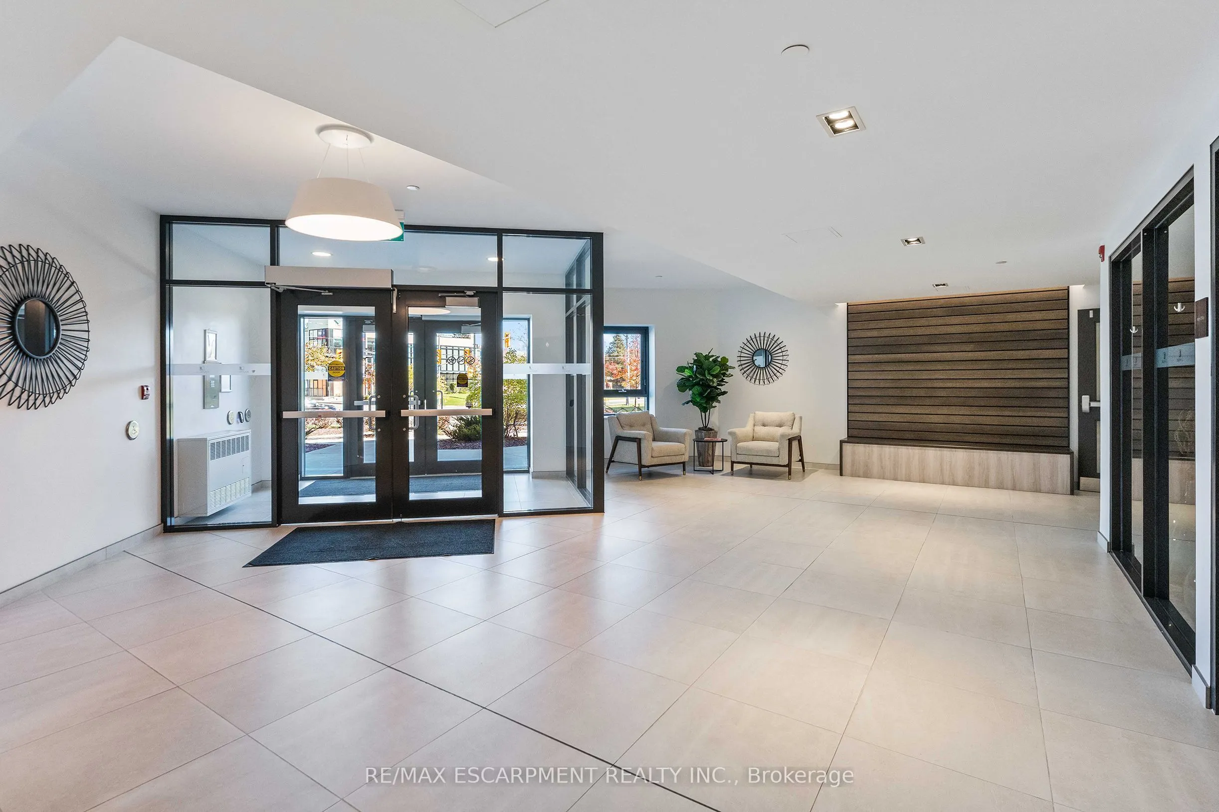 332 Gosling Gardens #111
