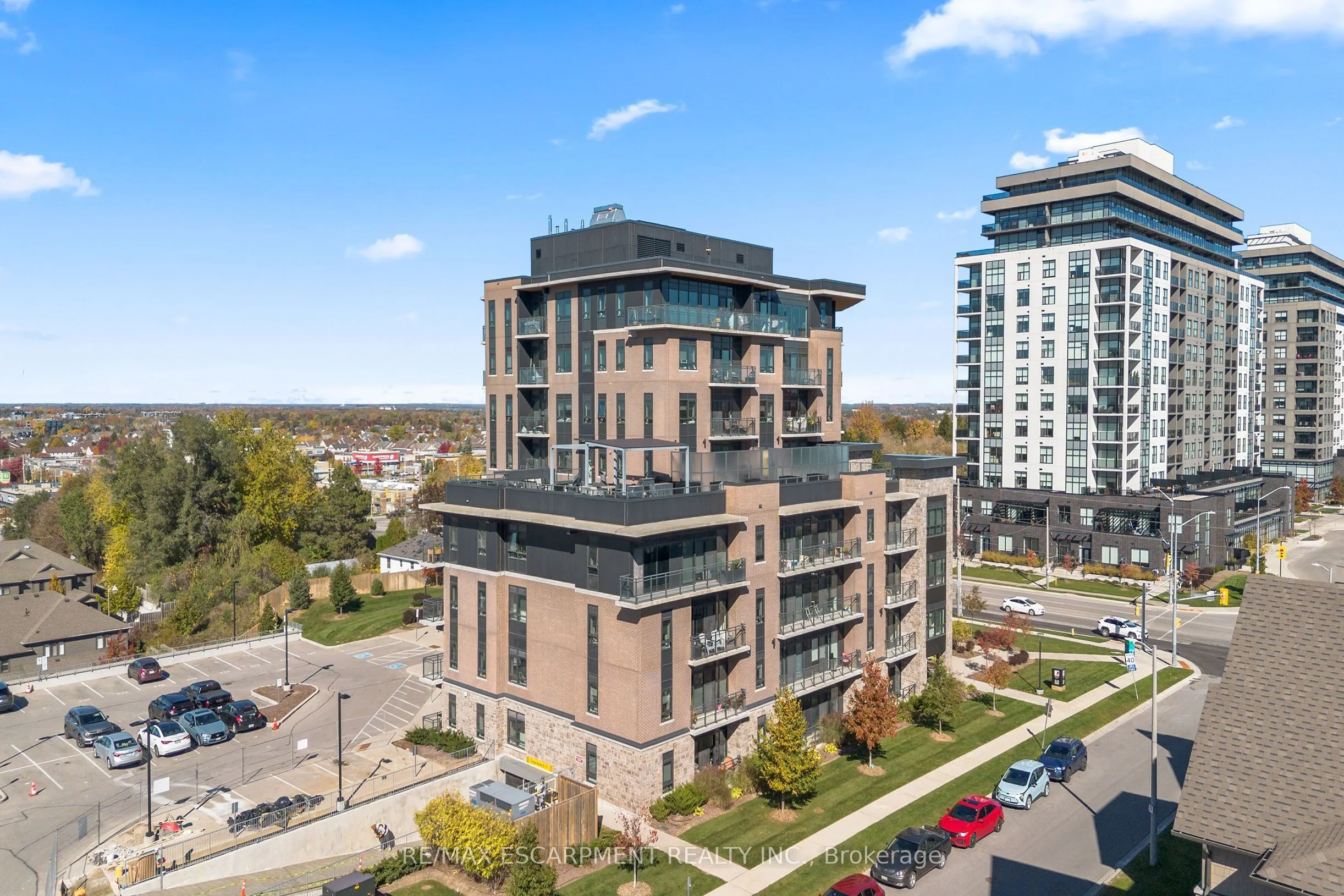 332 Gosling Gardens #111