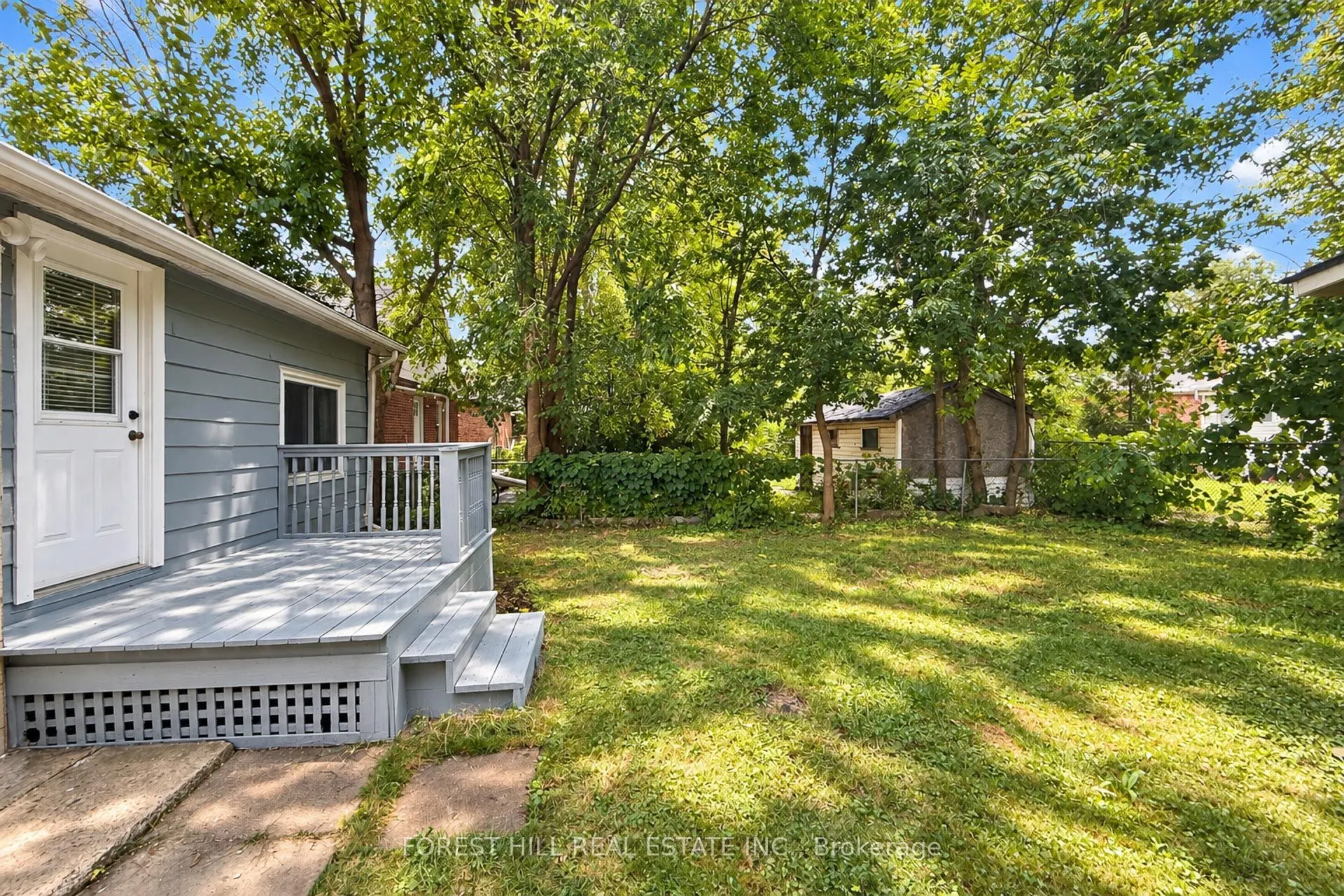 29 Thorndale Street S
