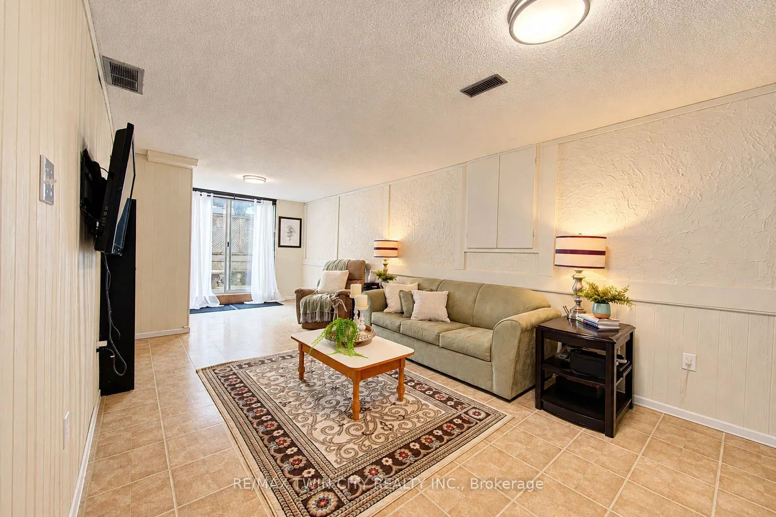 63 Winding Way