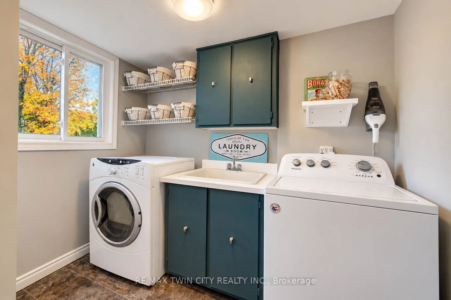 63 Winding Way