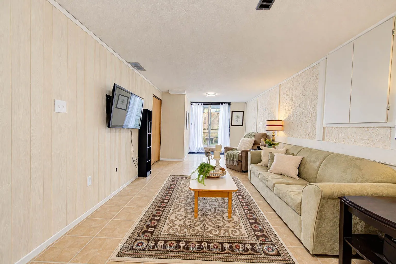 63 Winding Way