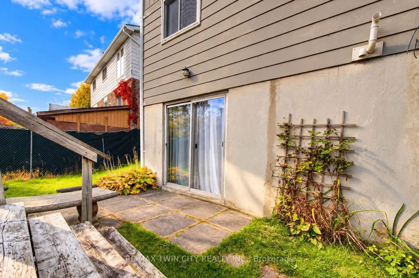 63 Winding Way
