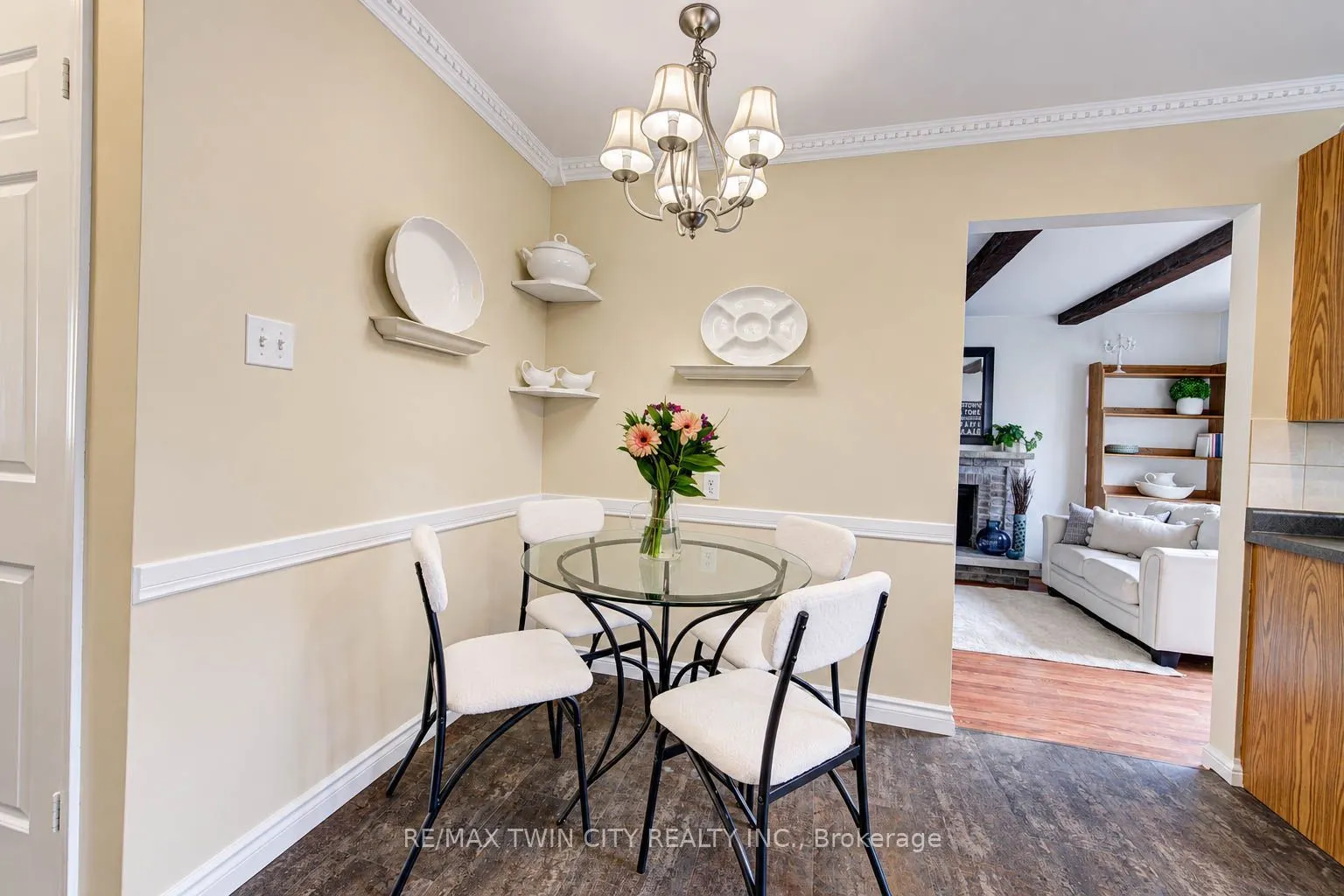 63 Winding Way