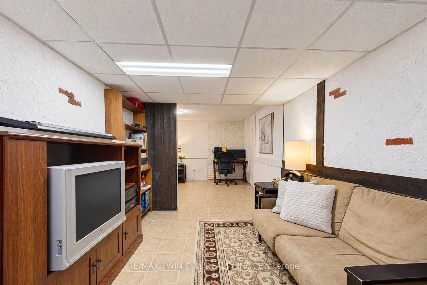63 Winding Way