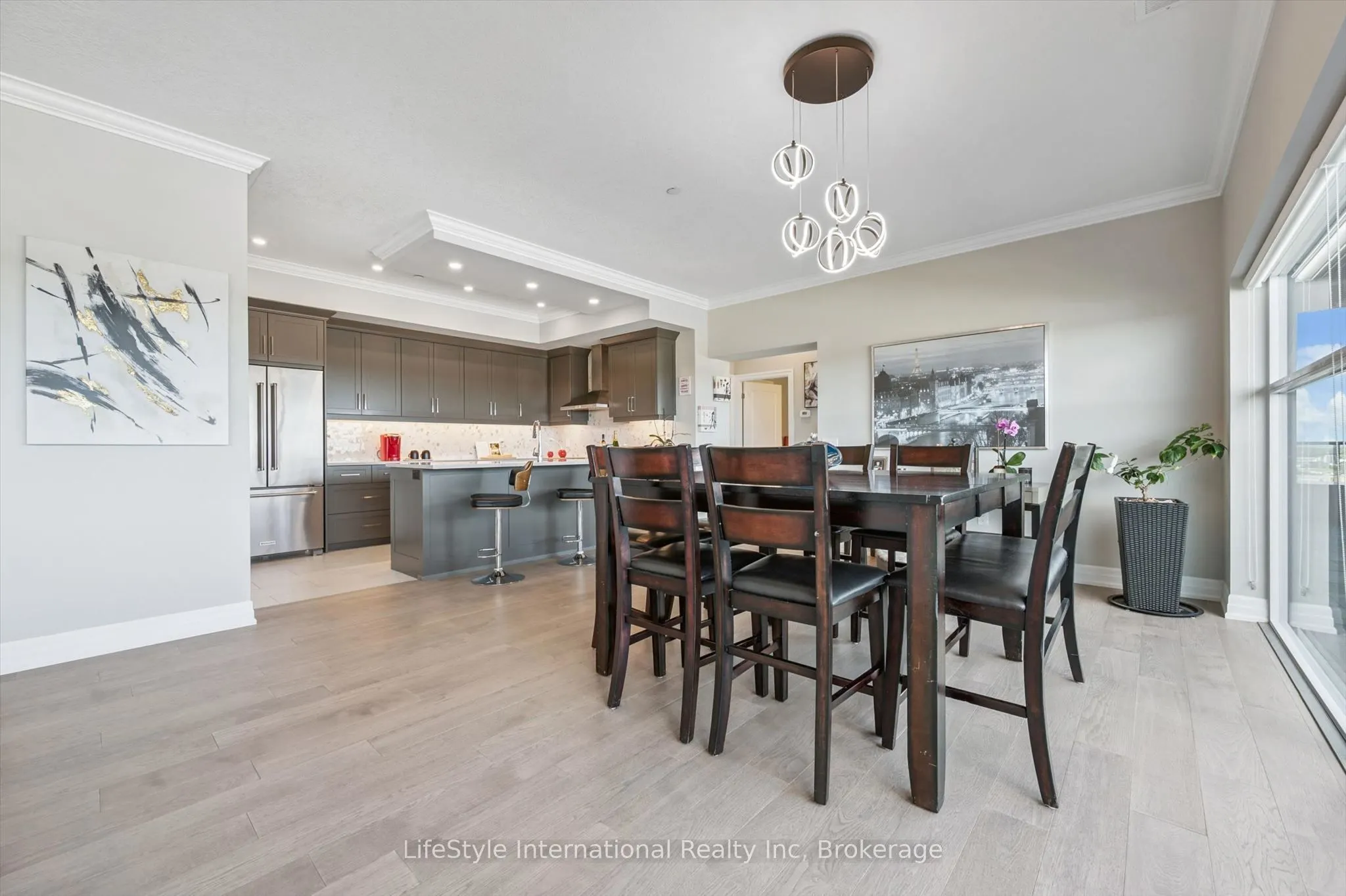 1880 GORDON Street #1402