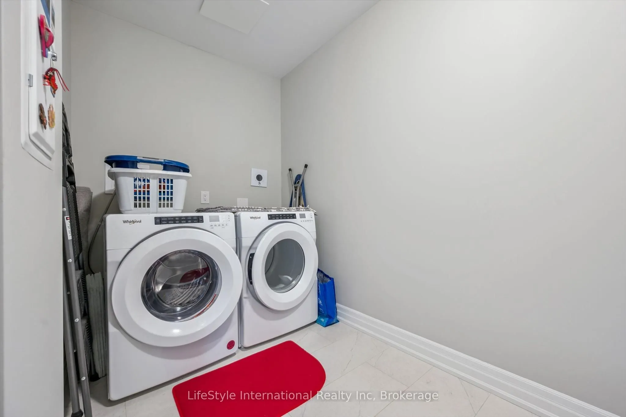1880 GORDON Street #1402