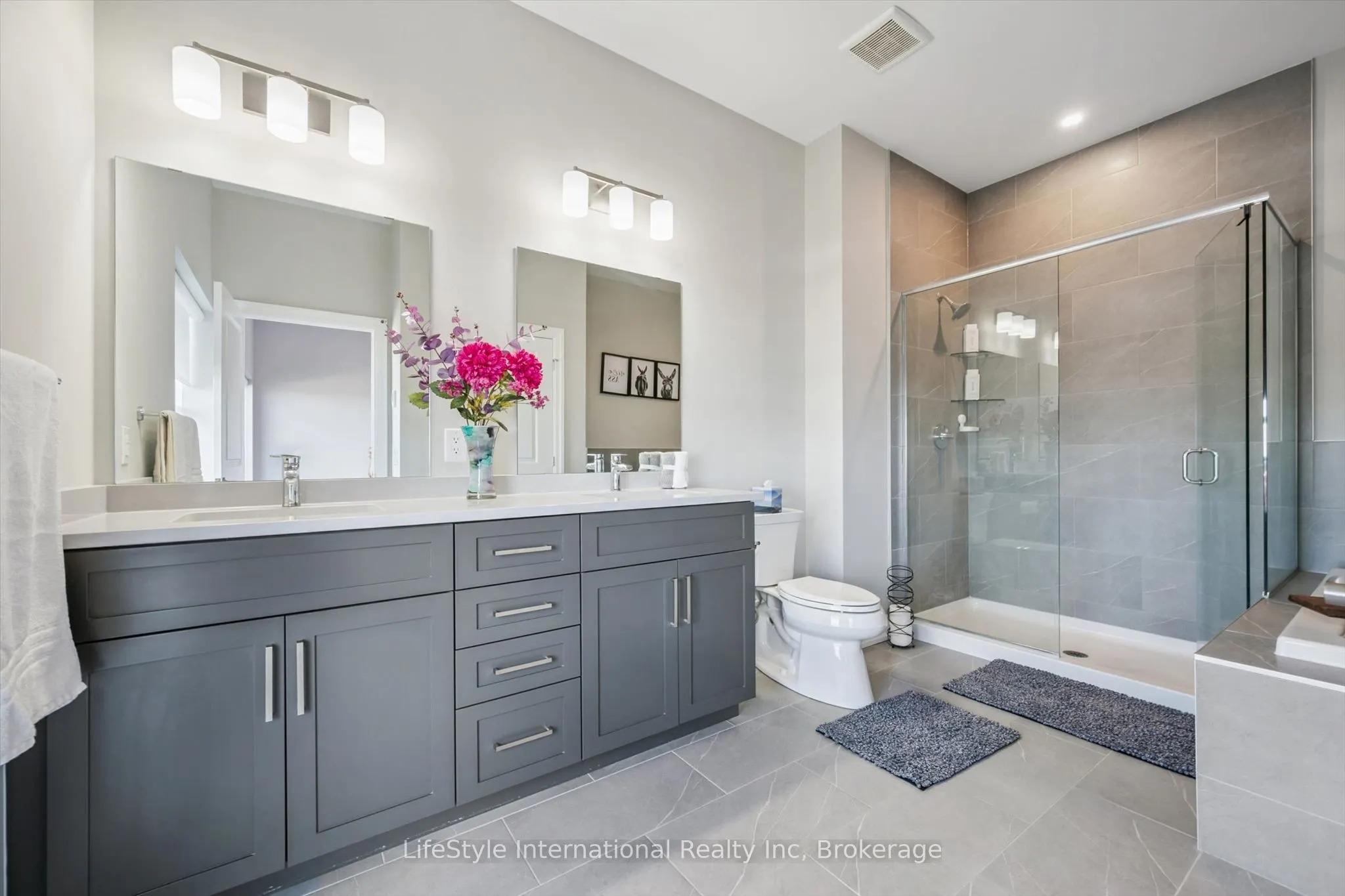 1880 GORDON Street #1402