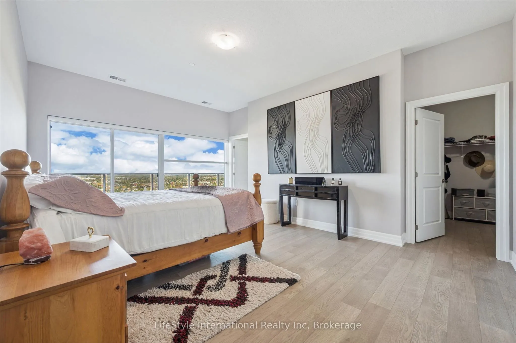 1880 GORDON Street #1402