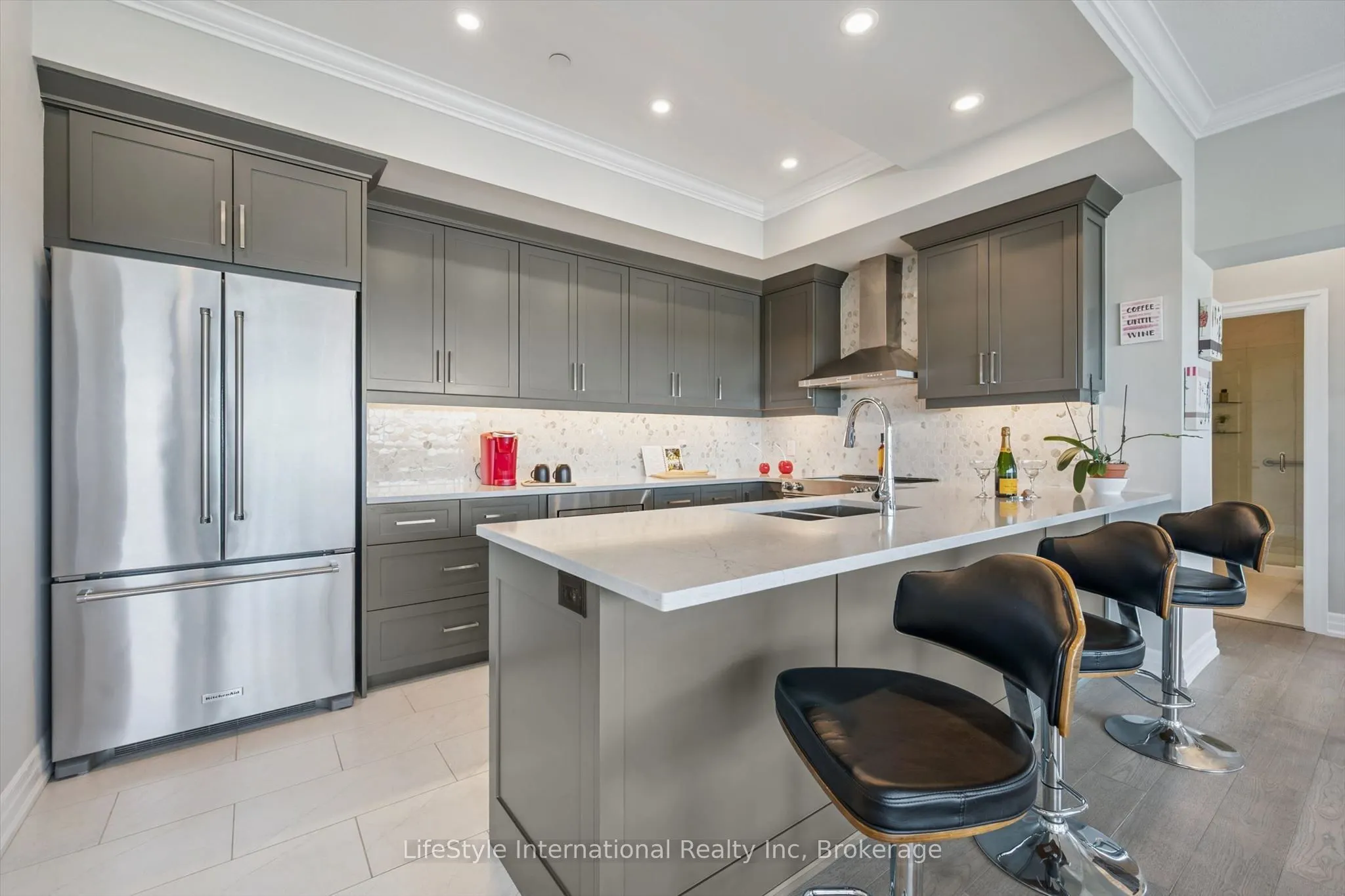 1880 GORDON Street #1402