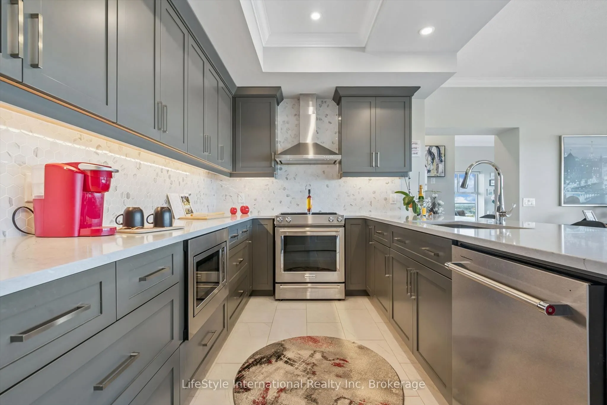1880 GORDON Street #1402