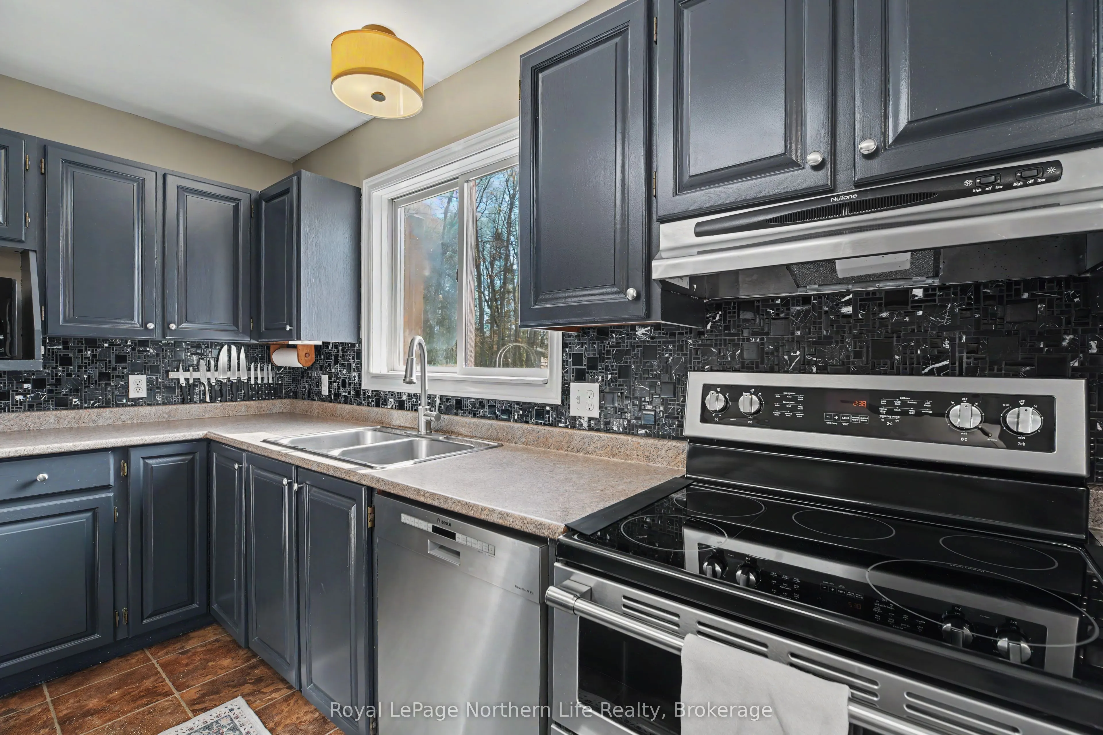 88 Waukegan Road