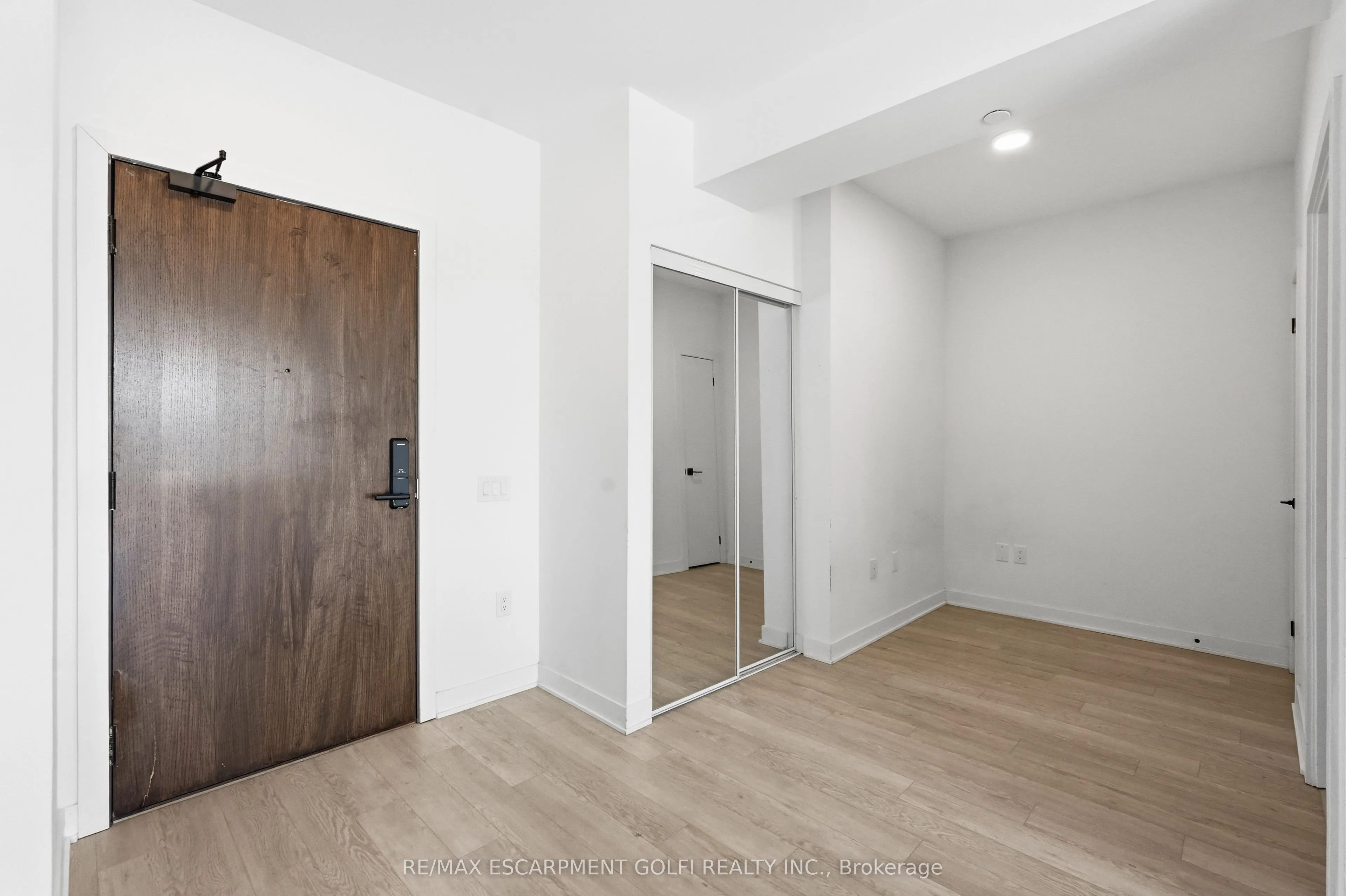 2782 BARTON Street E #302