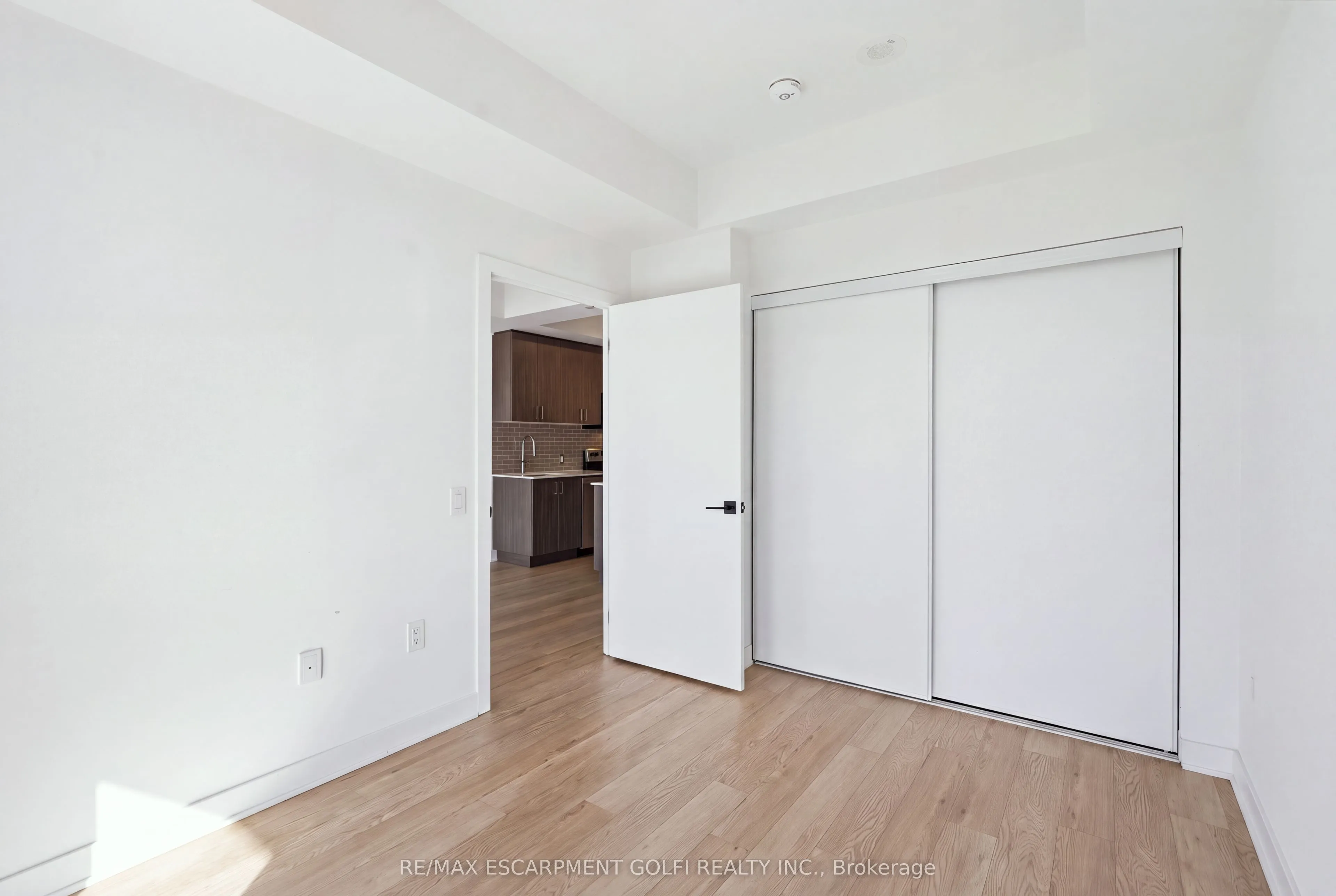 2782 BARTON Street E #302