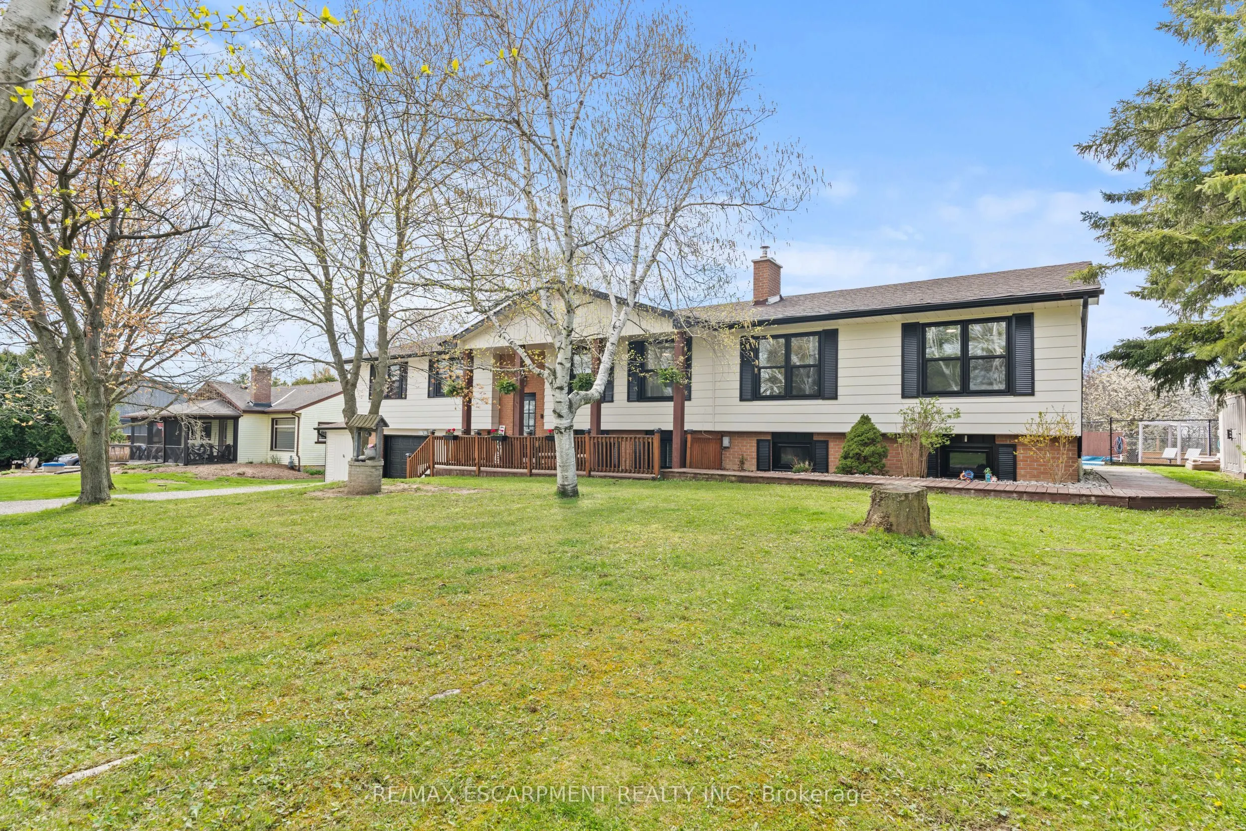 5090 Blackheath Road