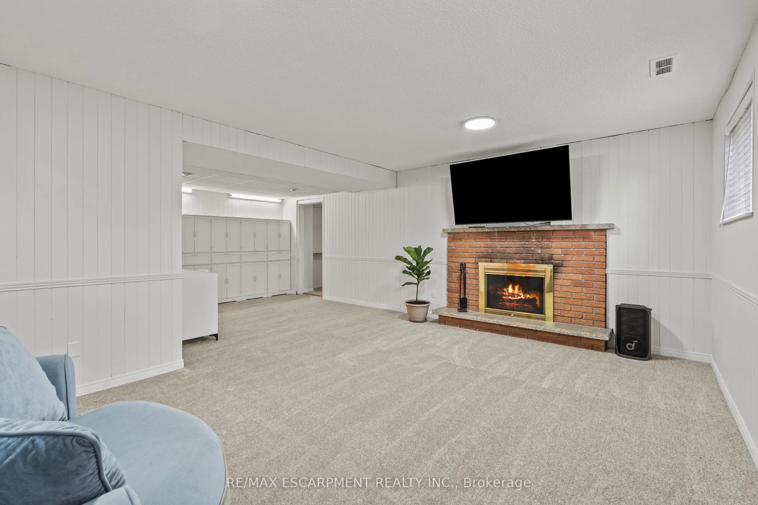 5090 Blackheath Road