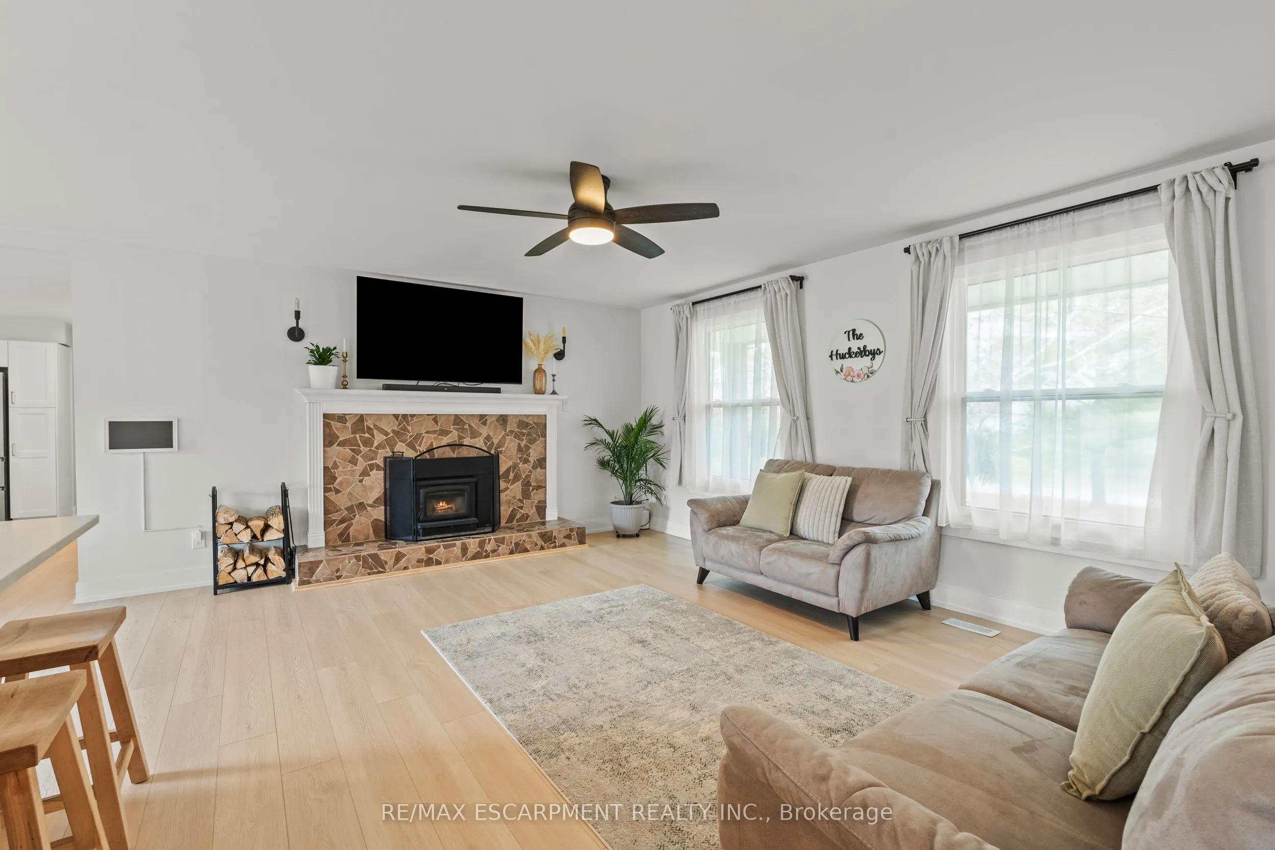 5090 Blackheath Road